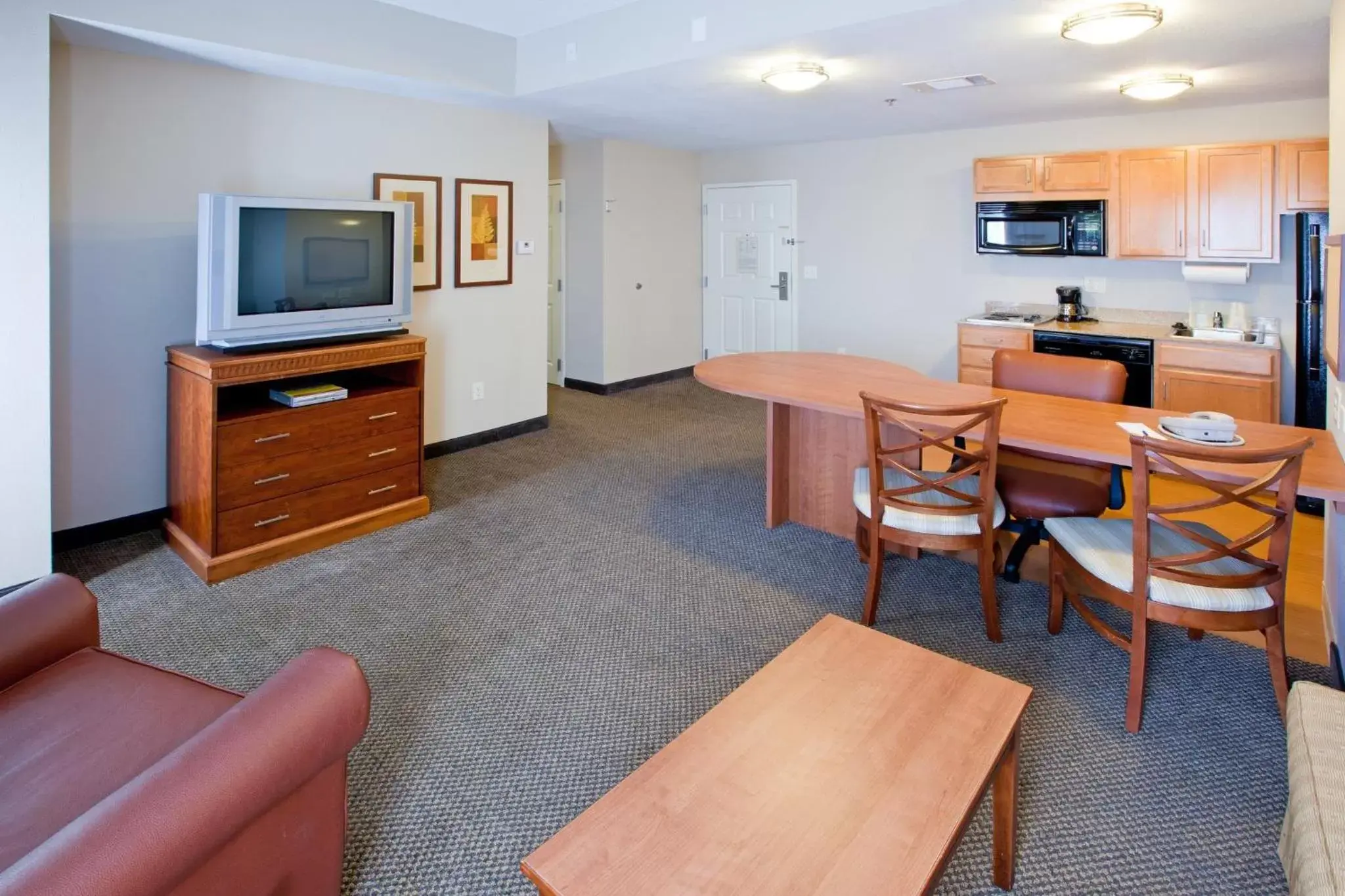 Bedroom, Seating Area in Candlewood Suites Indianapolis Downtown Medical District, an IHG Hotel