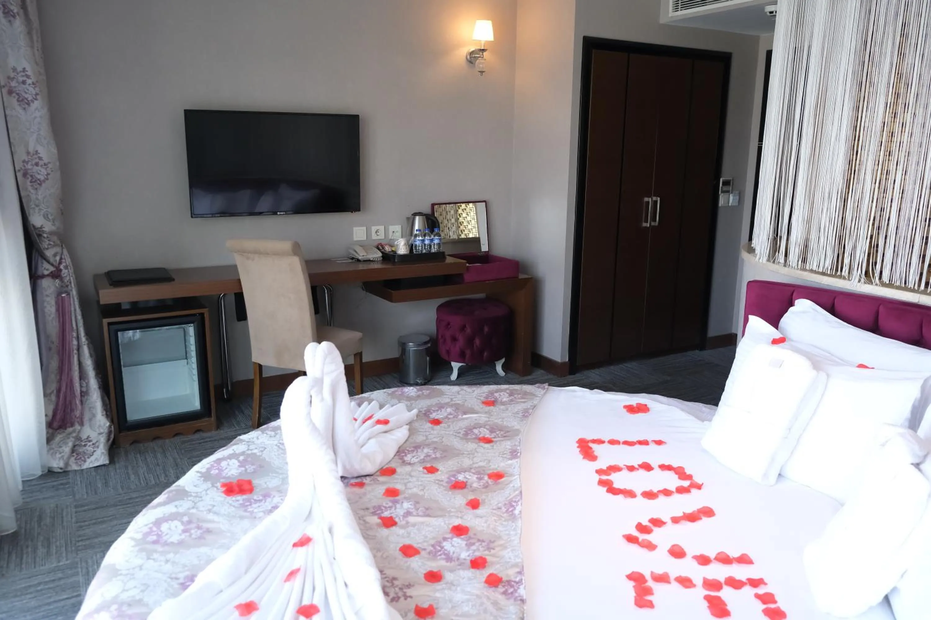 TV and multimedia, Bed in Asia City Hotel Istanbul