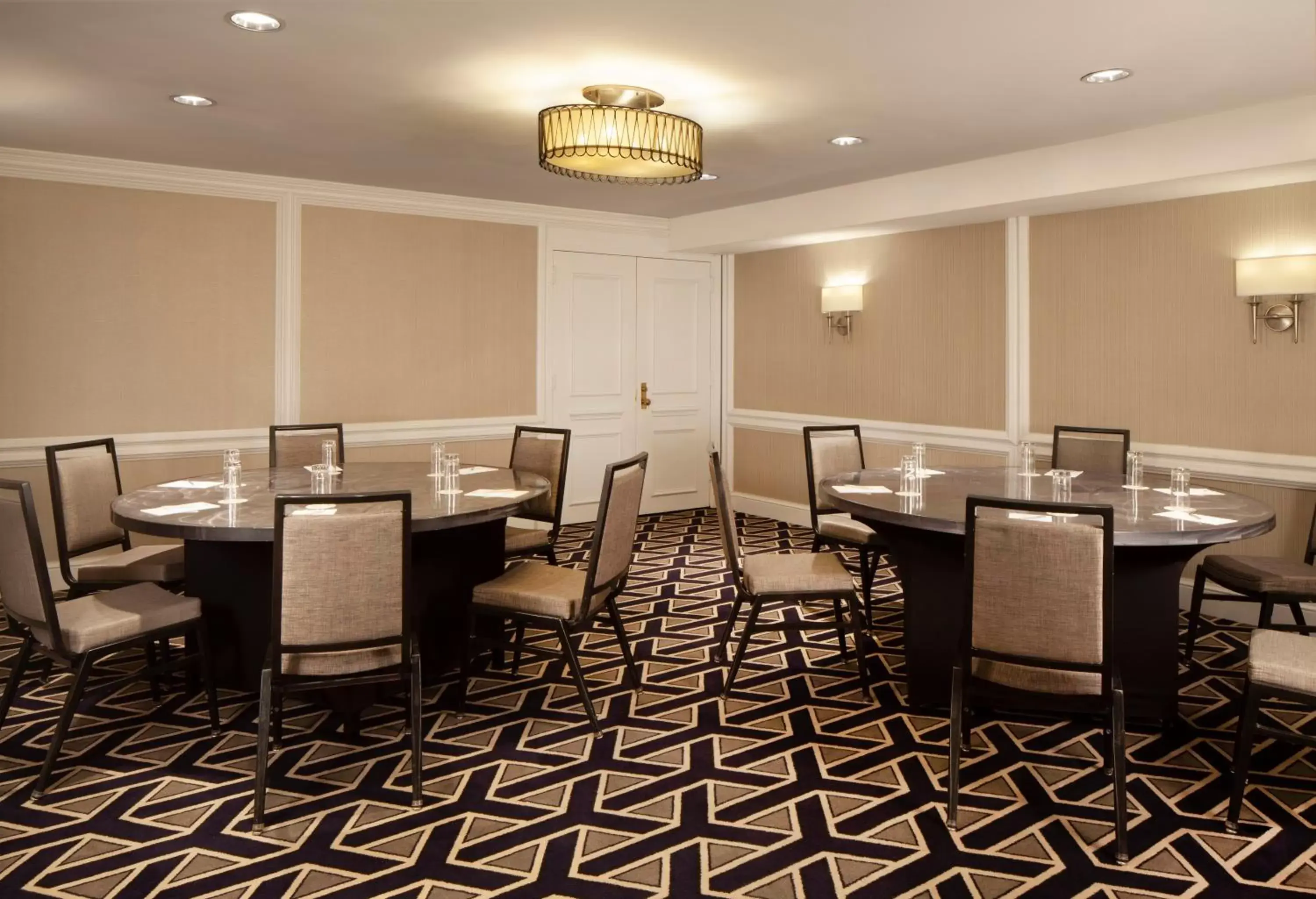 Meeting/conference room, Restaurant/Places to Eat in Melrose Georgetown Hotel