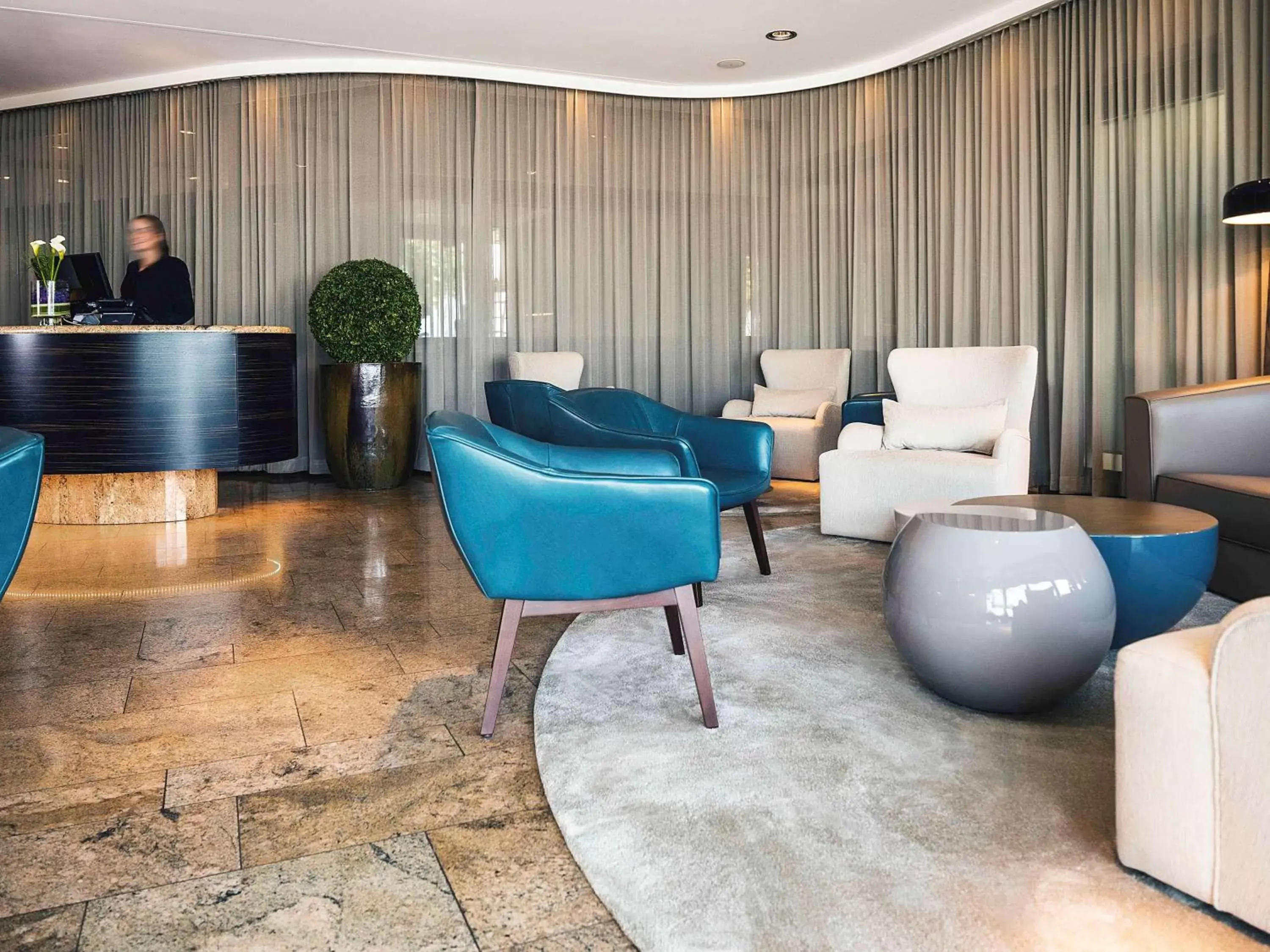 Property building, Lounge/Bar in Mövenpick Hotel Lausanne