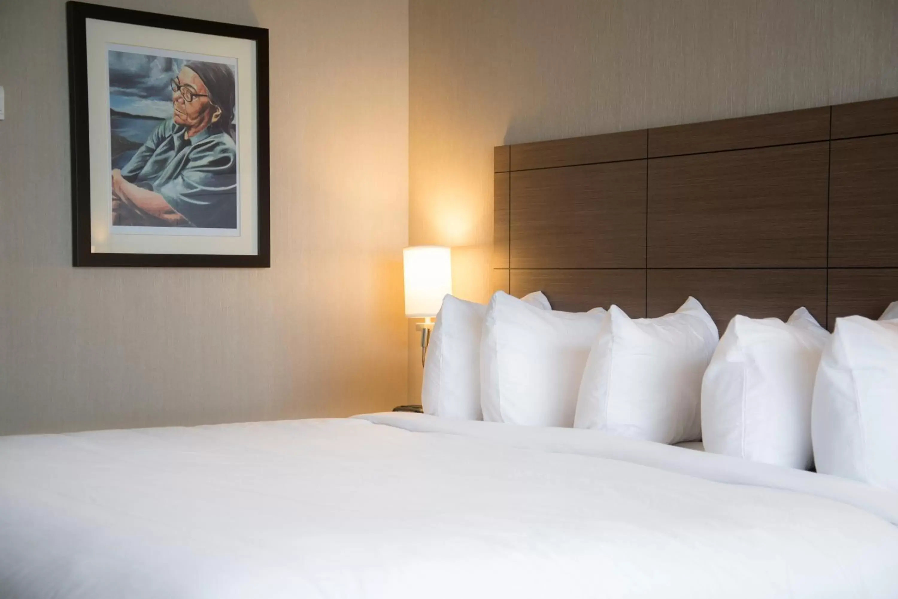 Bed in Quality Inn Sept-Iles Bed in Quality Inn Sept-Iles