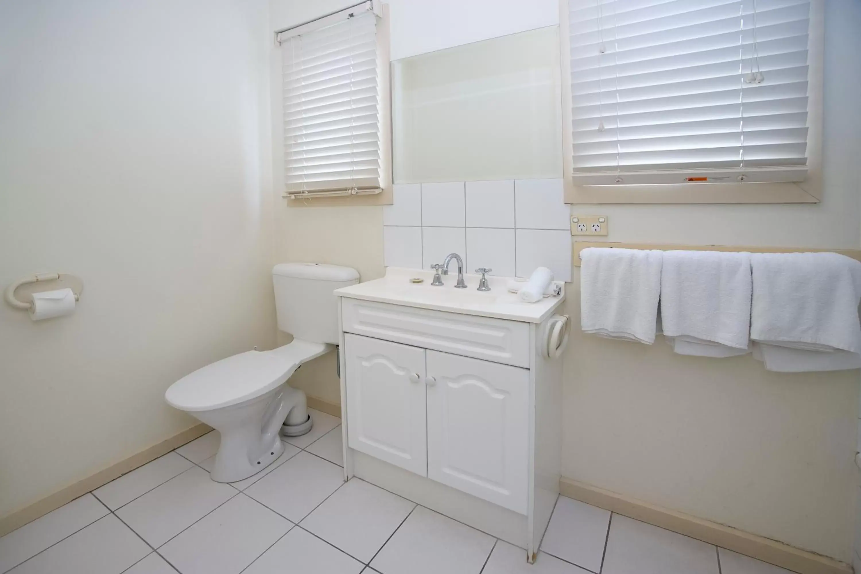 Bathroom in Hawthorn Gardens Serviced Apartments
