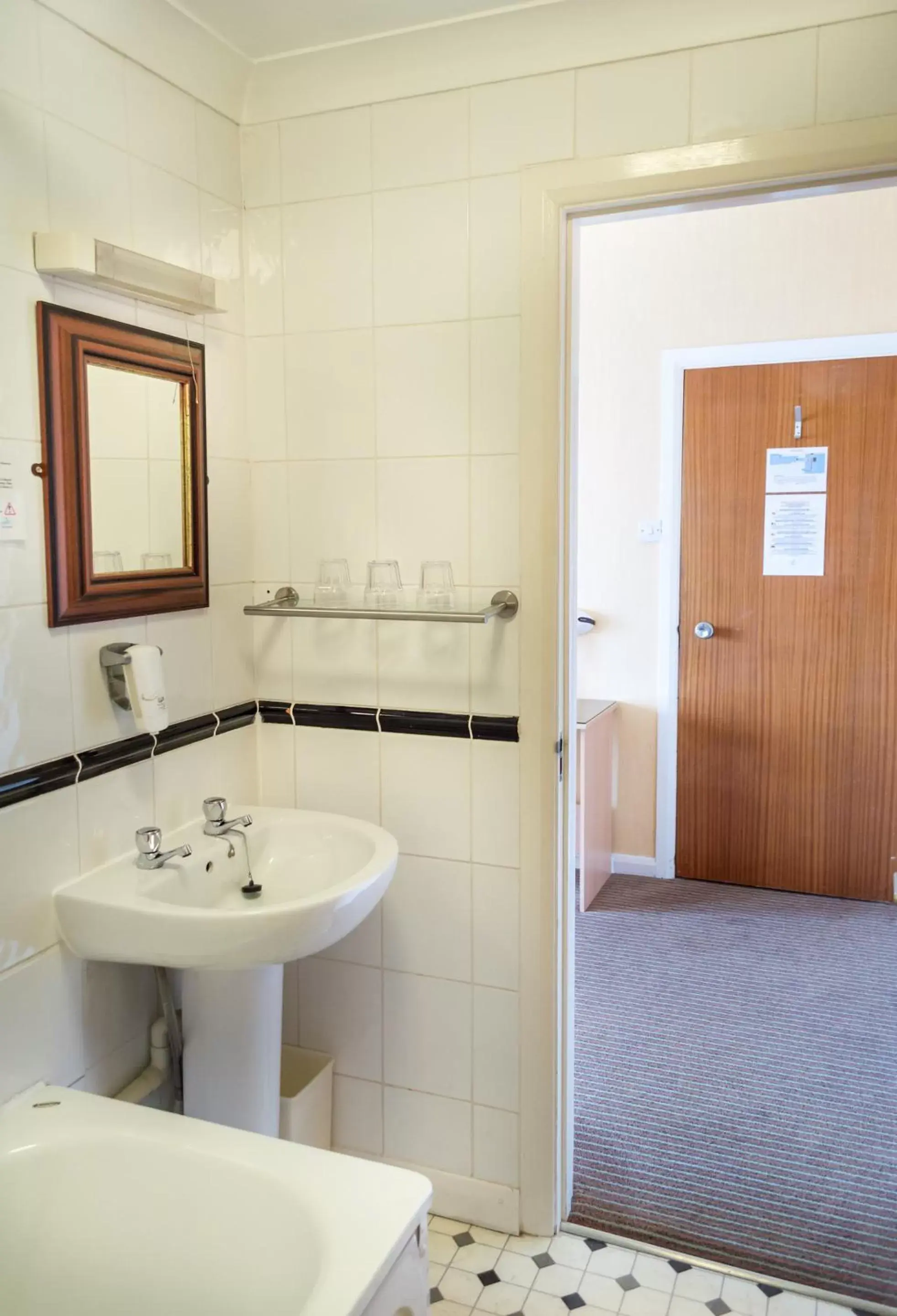 Bathroom in Suncliff Hotel - OCEANA COLLECTION