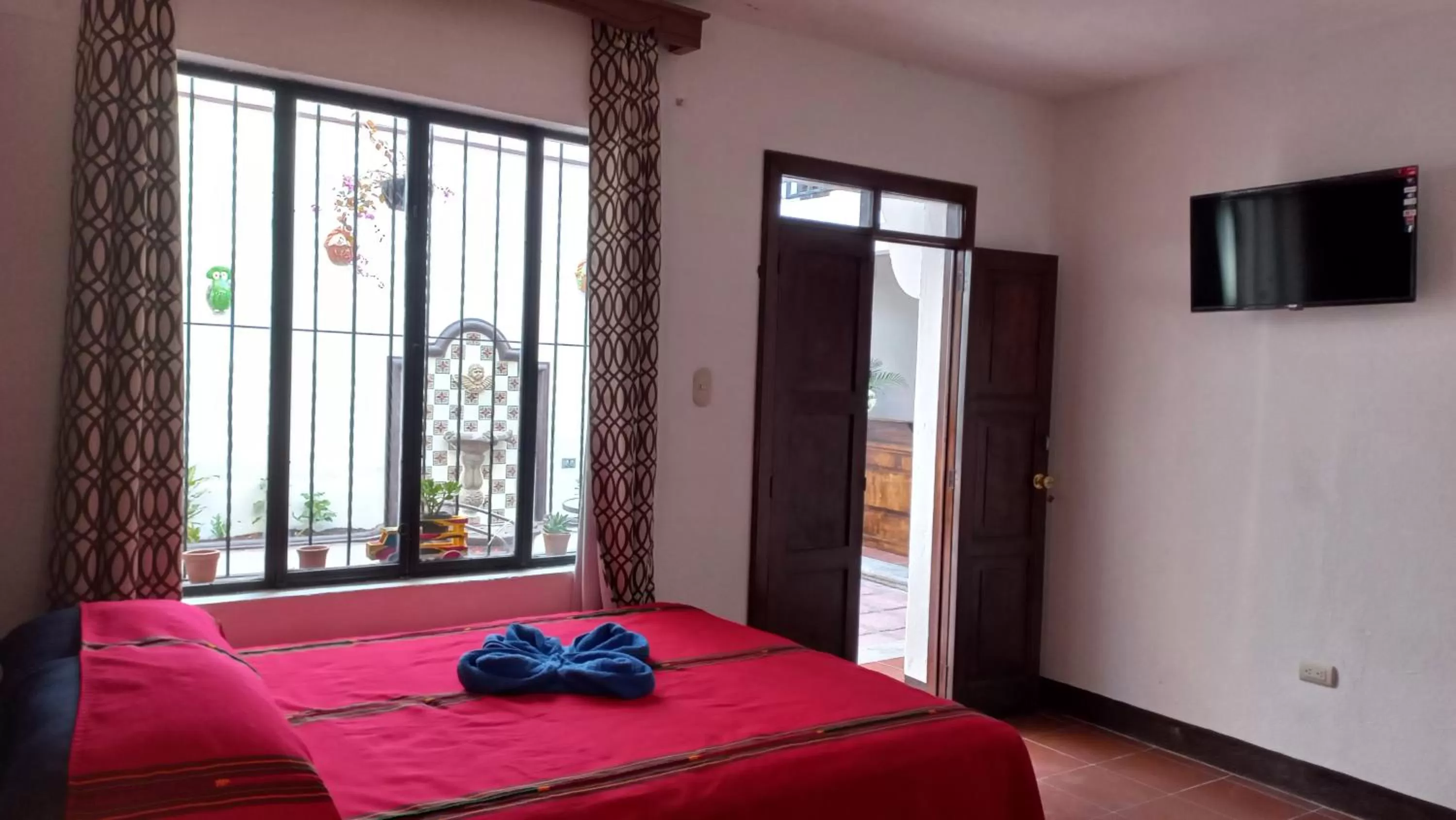 Photo of the whole room, Bed in Hospedaje el Viajero Antigua ll
