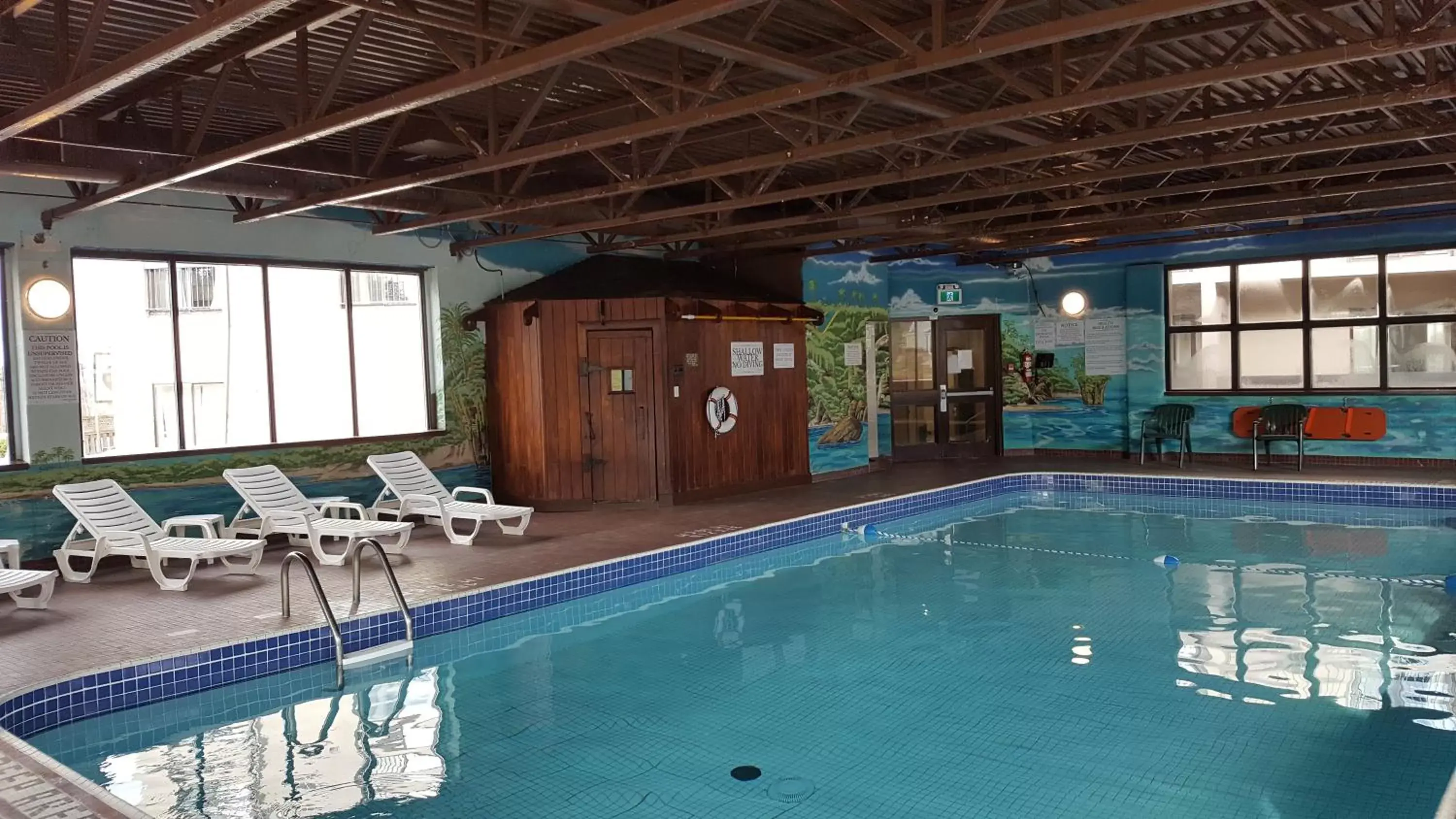 Swimming Pool in River Rapids Inn