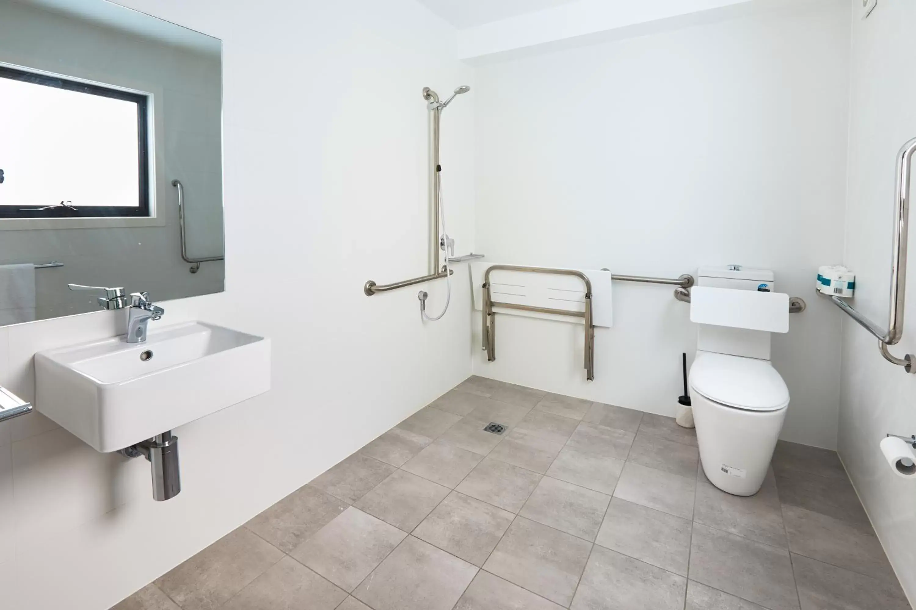 Bathroom in Alfred Apartments