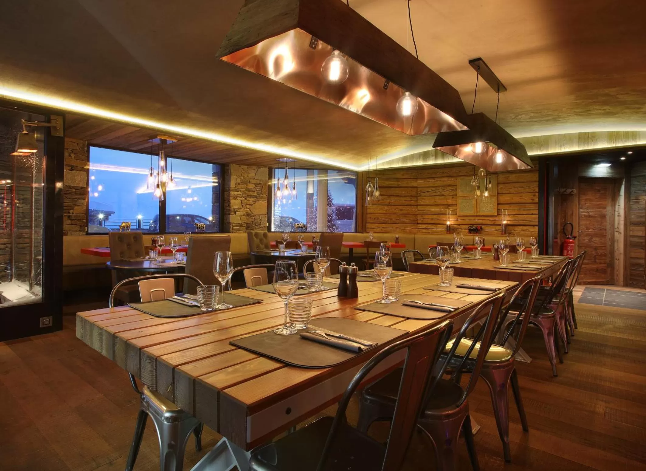 Restaurant/places to eat in Hôtel Koh-I Nor by Les Etincelles