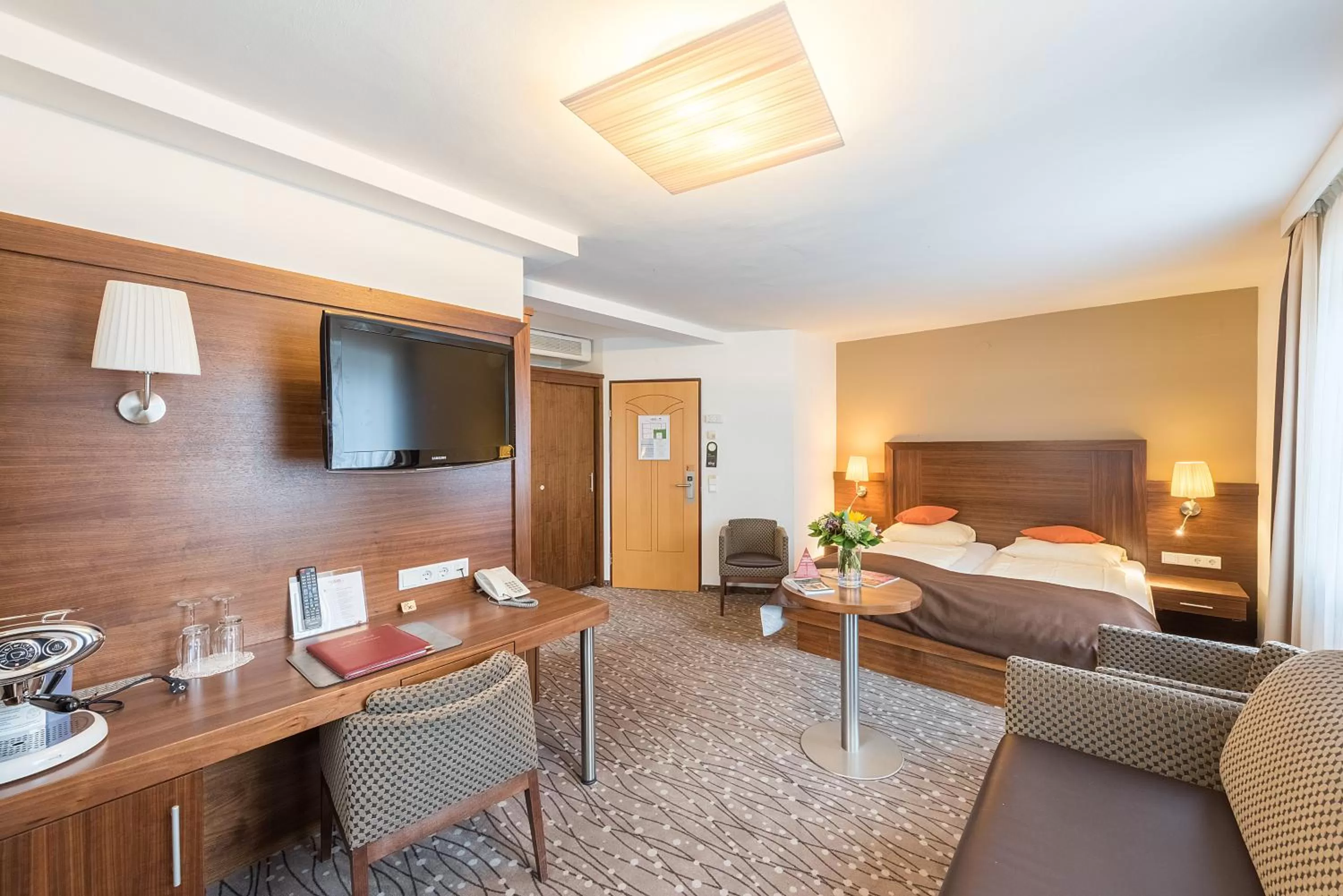 Superior Double Room with Free Underground Parking in Austria Classic Hotel Hölle