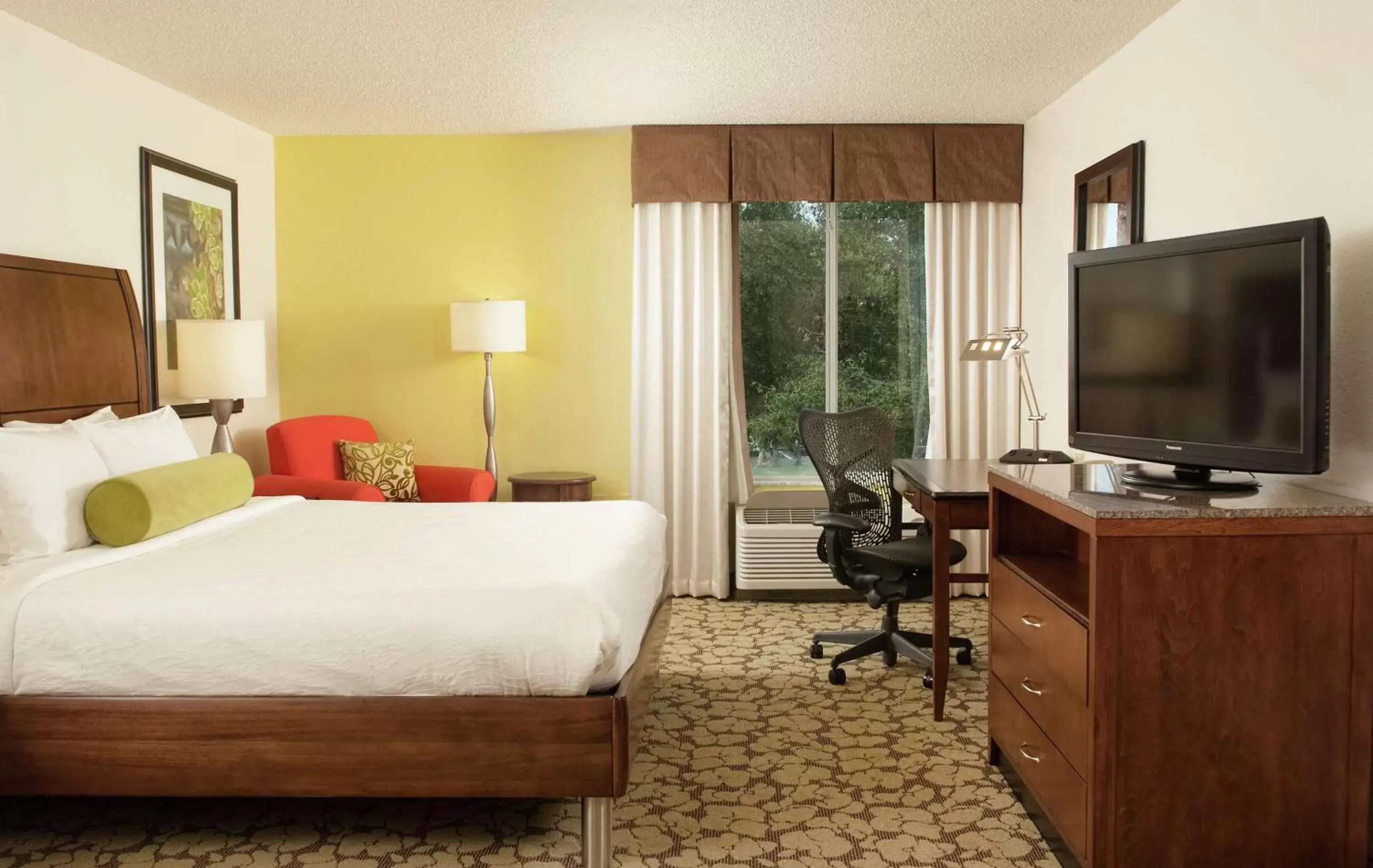 Bedroom, Bed in Hilton Garden Inn Orlando Airport