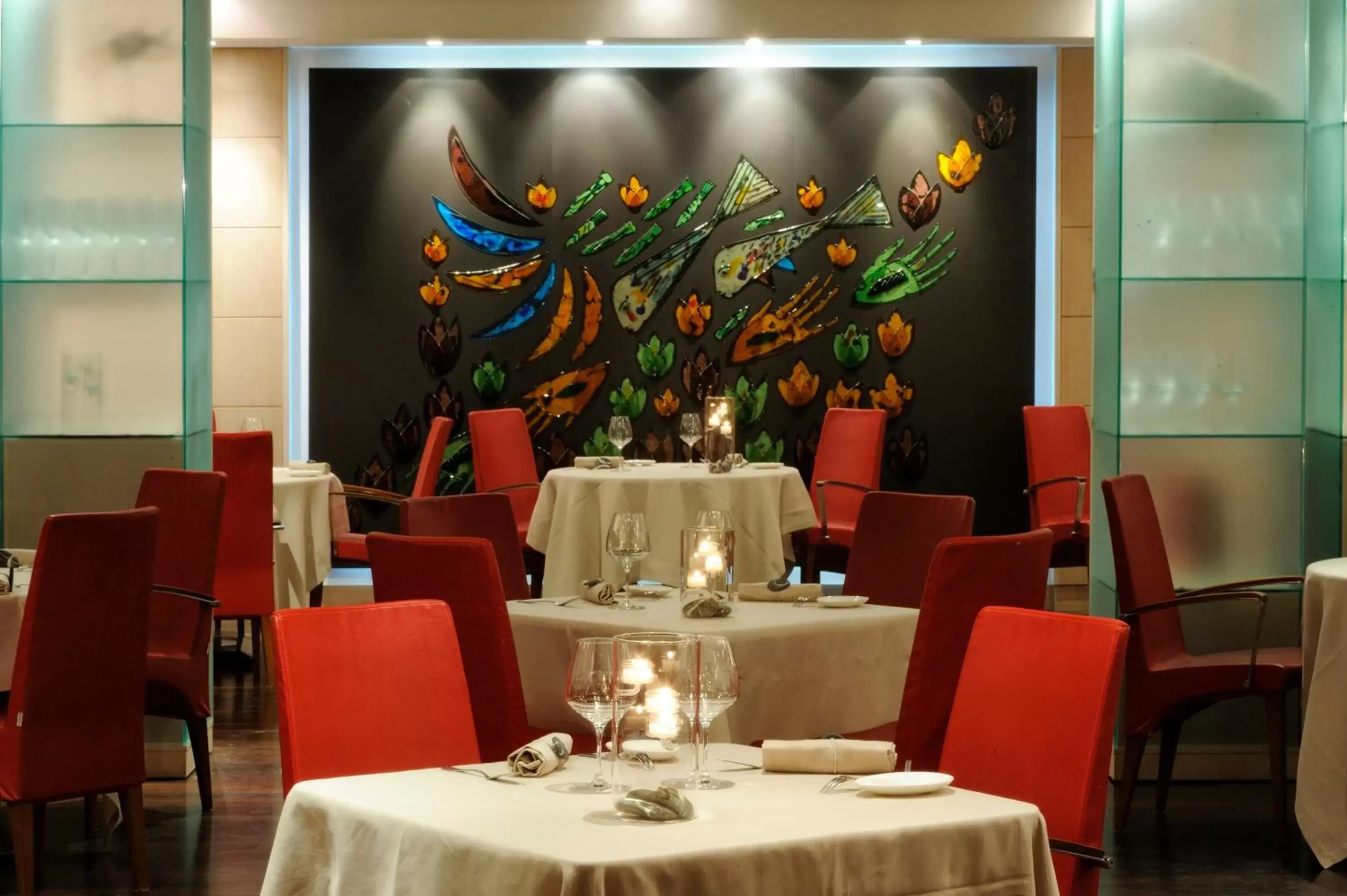 Restaurant/Places to Eat in Mare Hotel