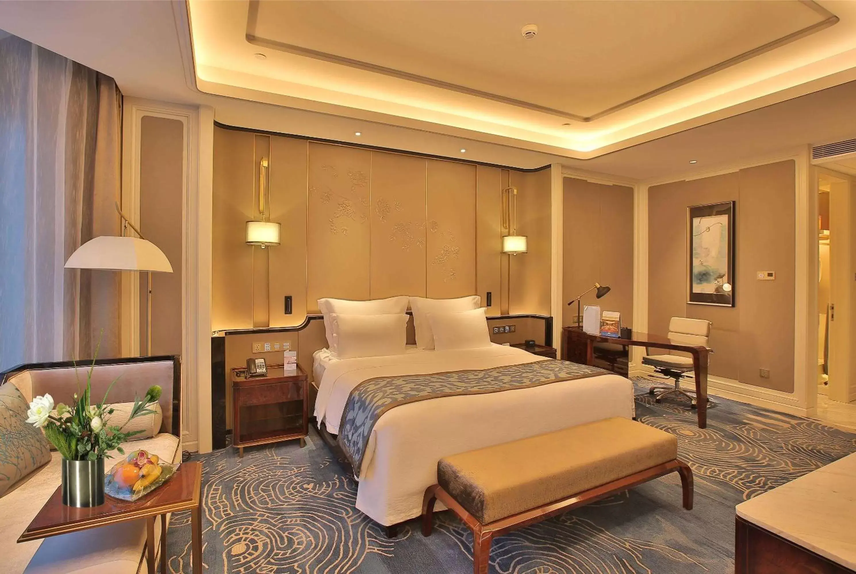Photo of the whole room, Bed in Wyndham Qingdao l Free Fixed-Time Shuttle Service Between Hotel and Airport & North Railway Station l Outdoor Children's Amusement Park l 1-Hour Play Snooker or Table Tennis Photo of the whole room, Bed in Wyndham Qingdao l Free Fixed-Time Shuttle Service Between Hotel and Airport & North Railway Station l Outdoor Children's Amusement Park l 1-Hour Play Snooker or Table Tennis