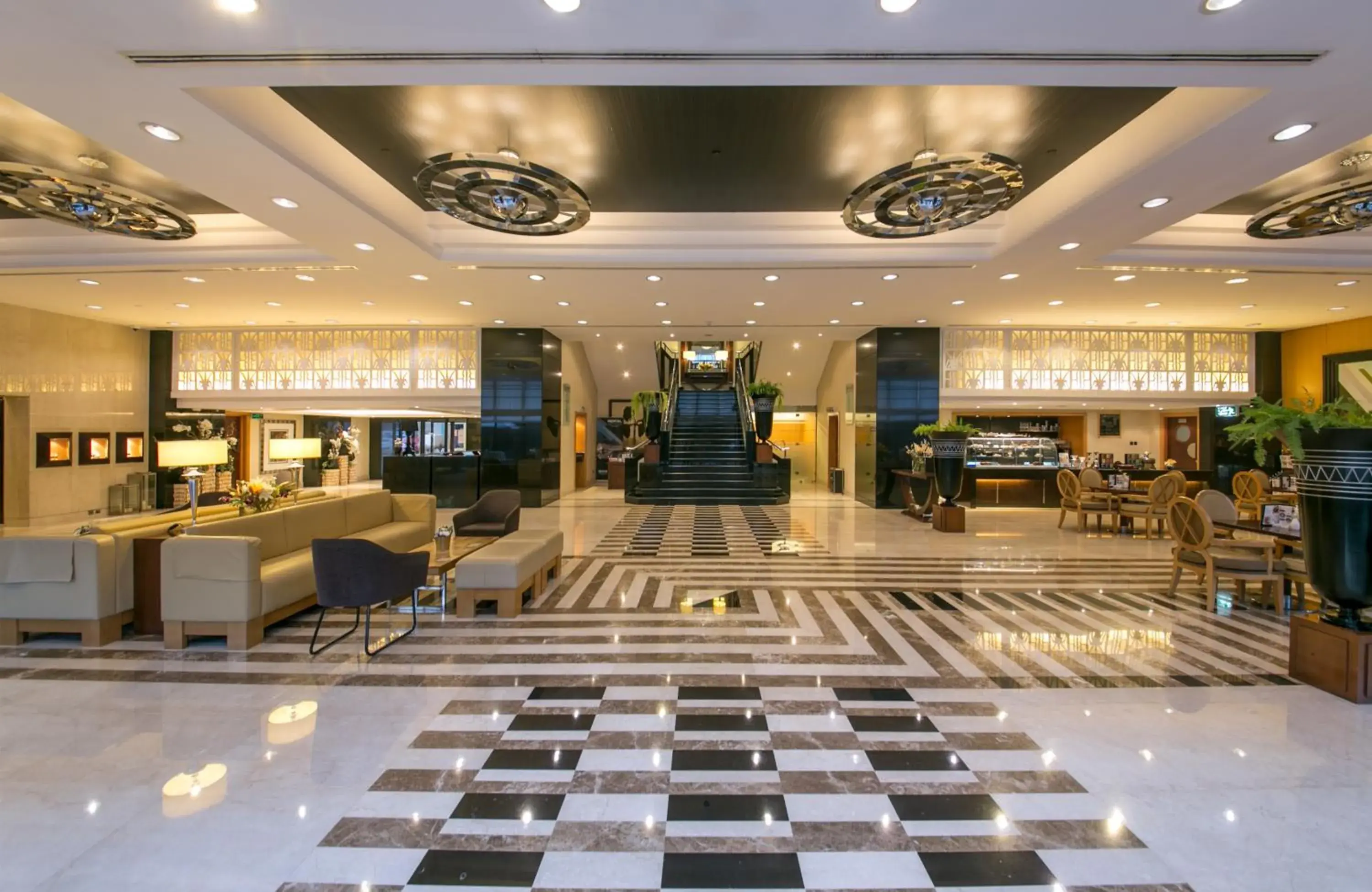 Lobby or reception in Millennium Central Kuwait Downtown