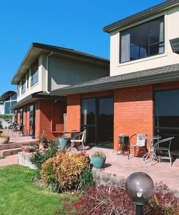 Property Building in Baywatch Motor Lodge