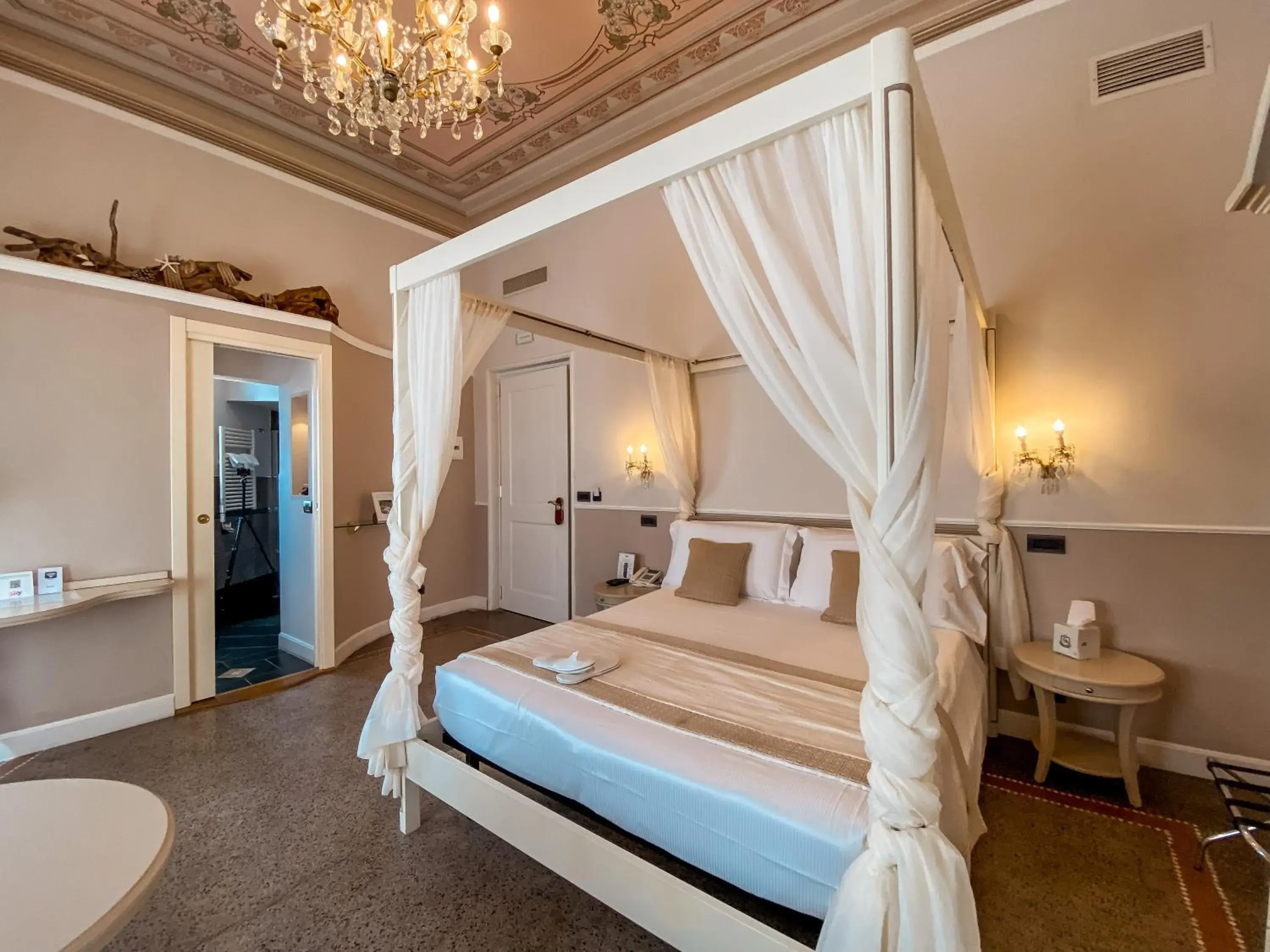 Bed in Hotel Sant'Andrea