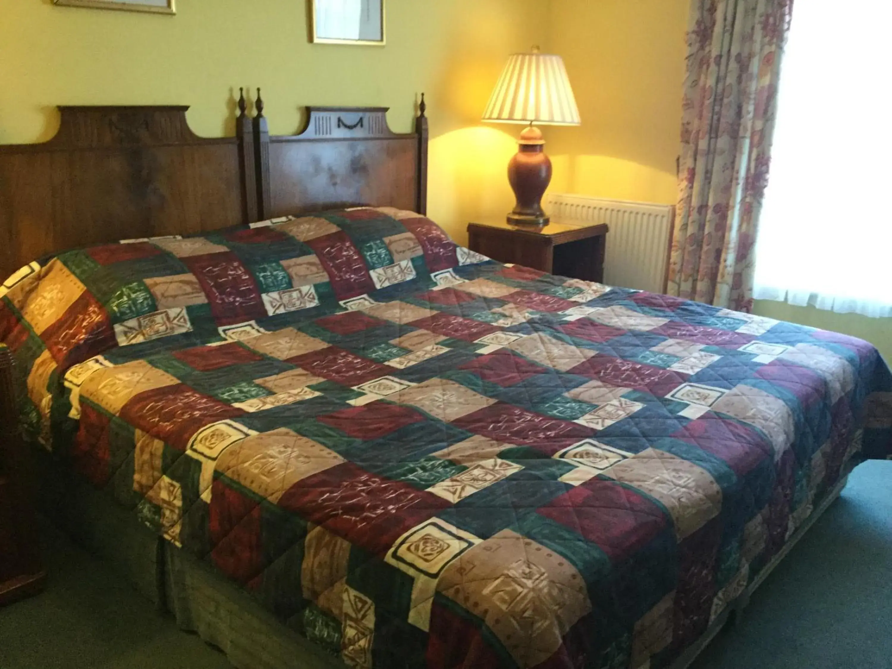 Bed, Room Photo in Dukes Head Inn