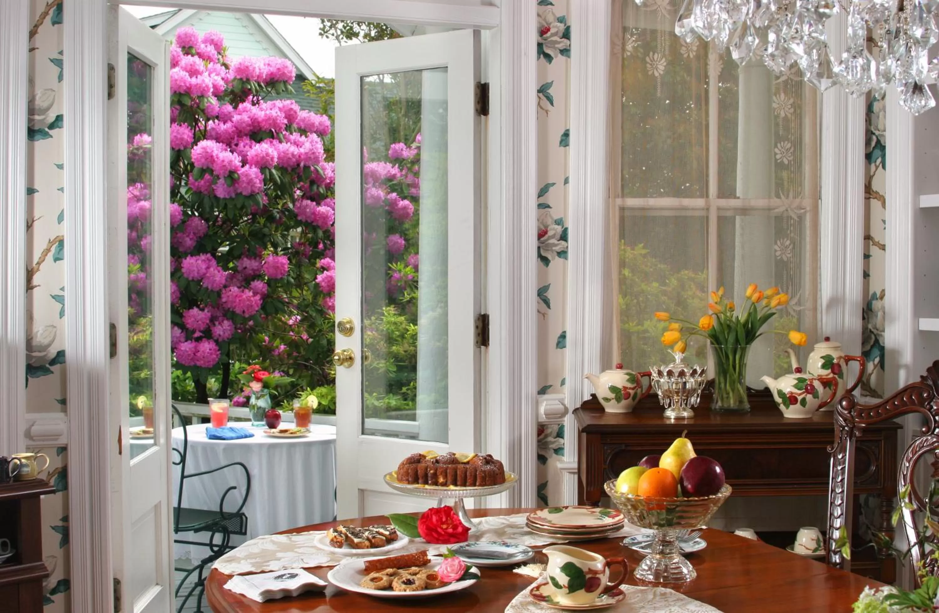 Garden in White Doe Inn Bed & Breakfast