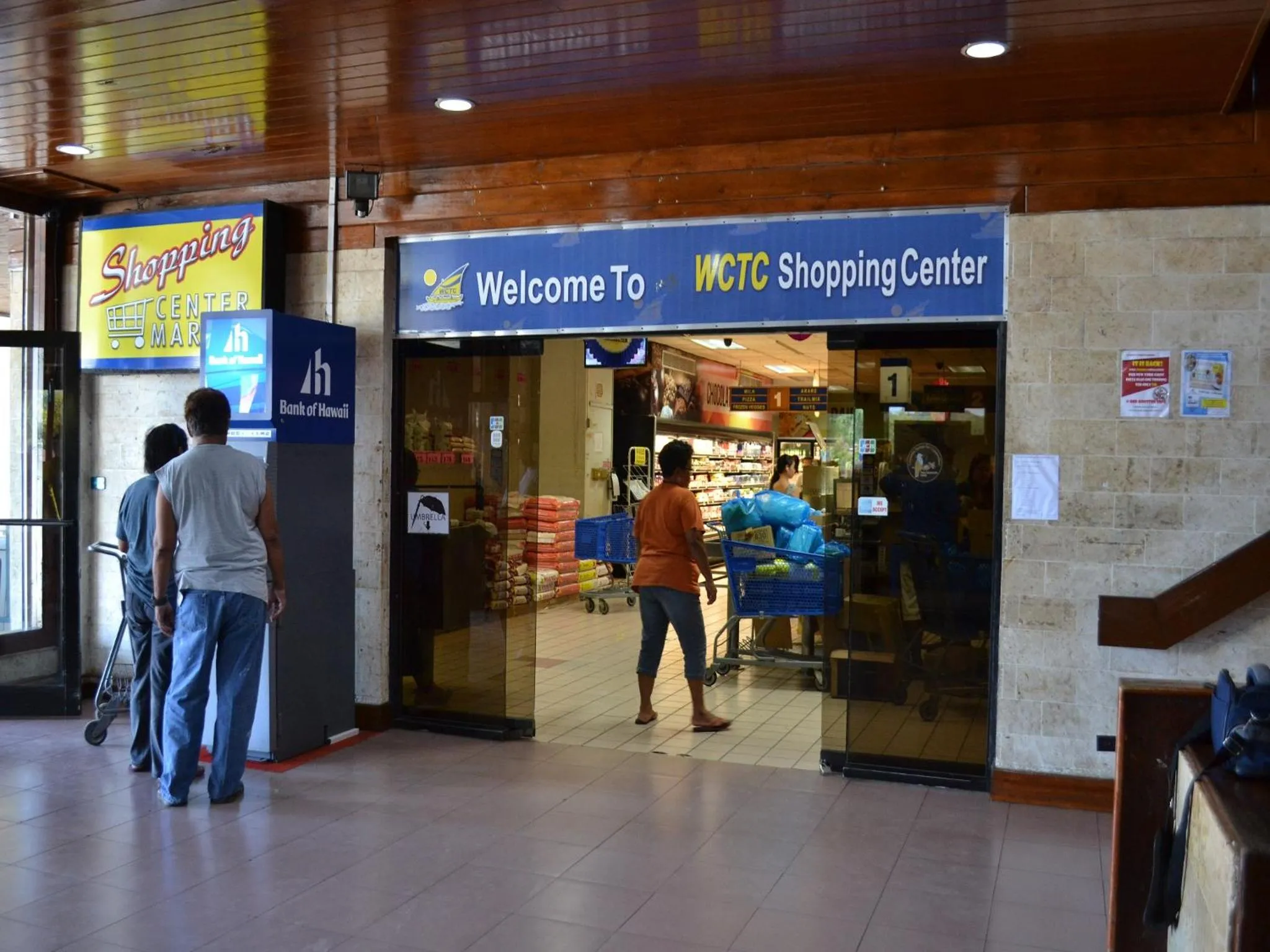 Supermarket/grocery shop in West Plaza Downtown