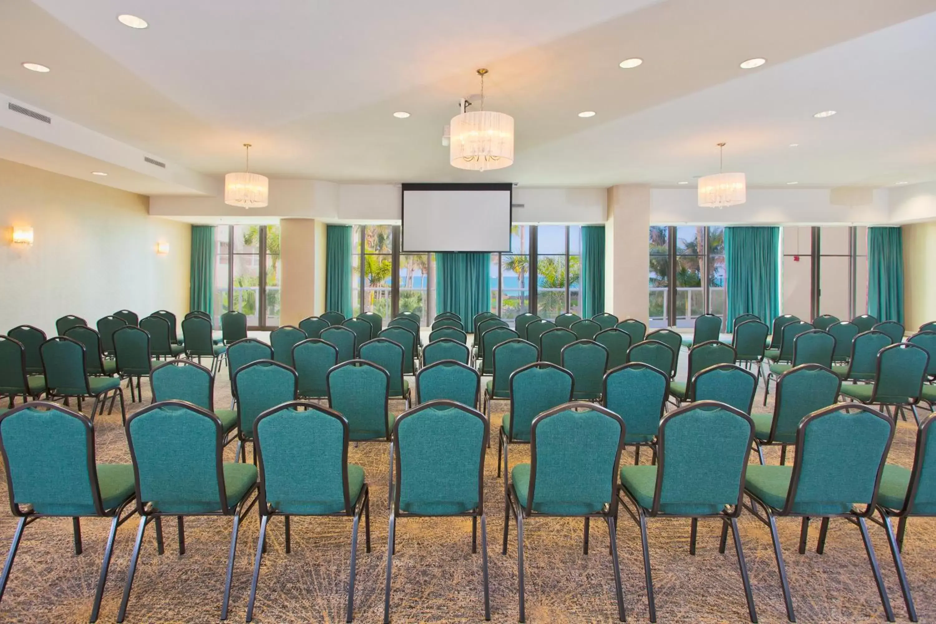 Meeting/conference room in Holiday Inn Miami Beach-Oceanfront, an IHG Hotel