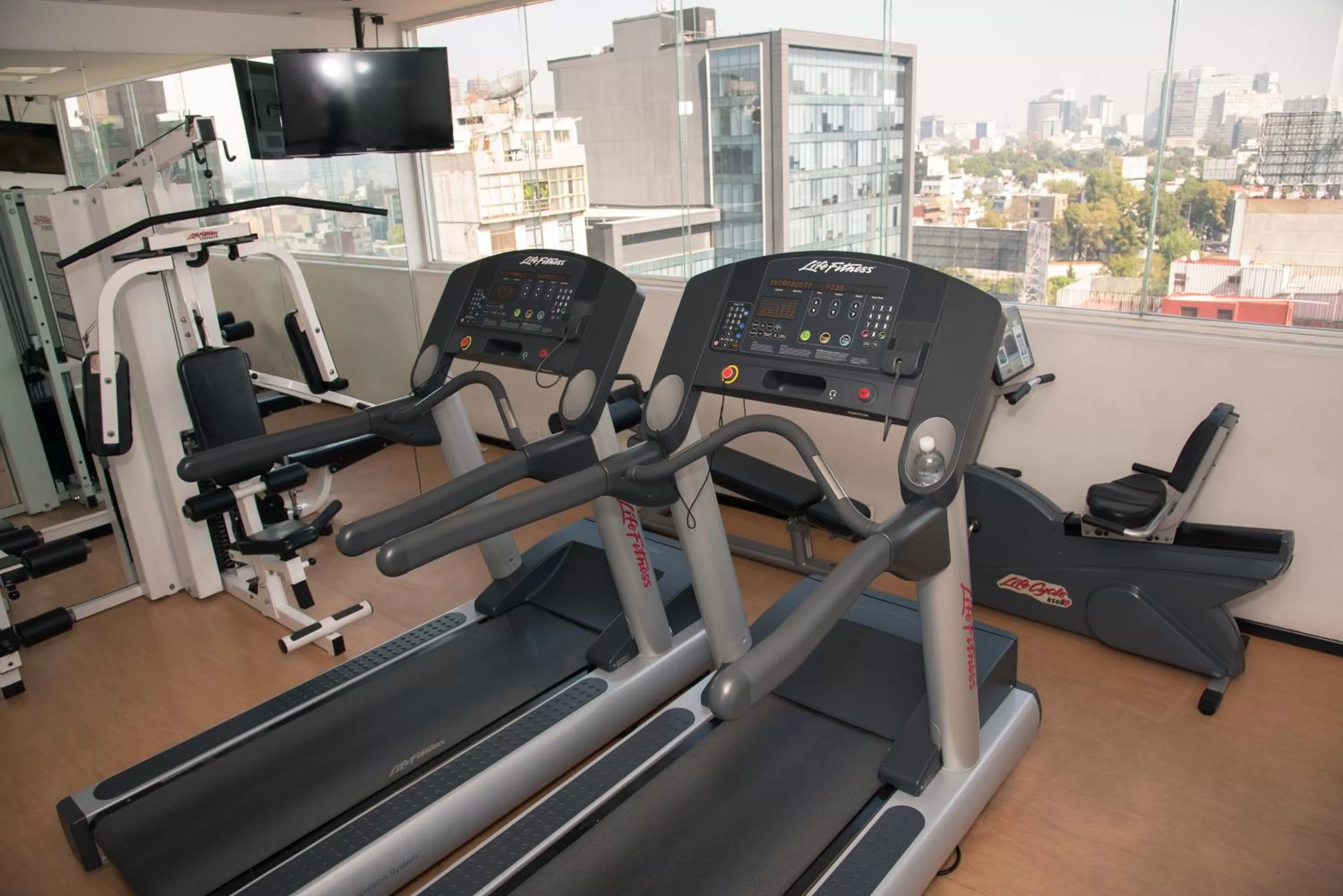 Fitness centre/facilities in LaiLa Hotel CDMX Reforma