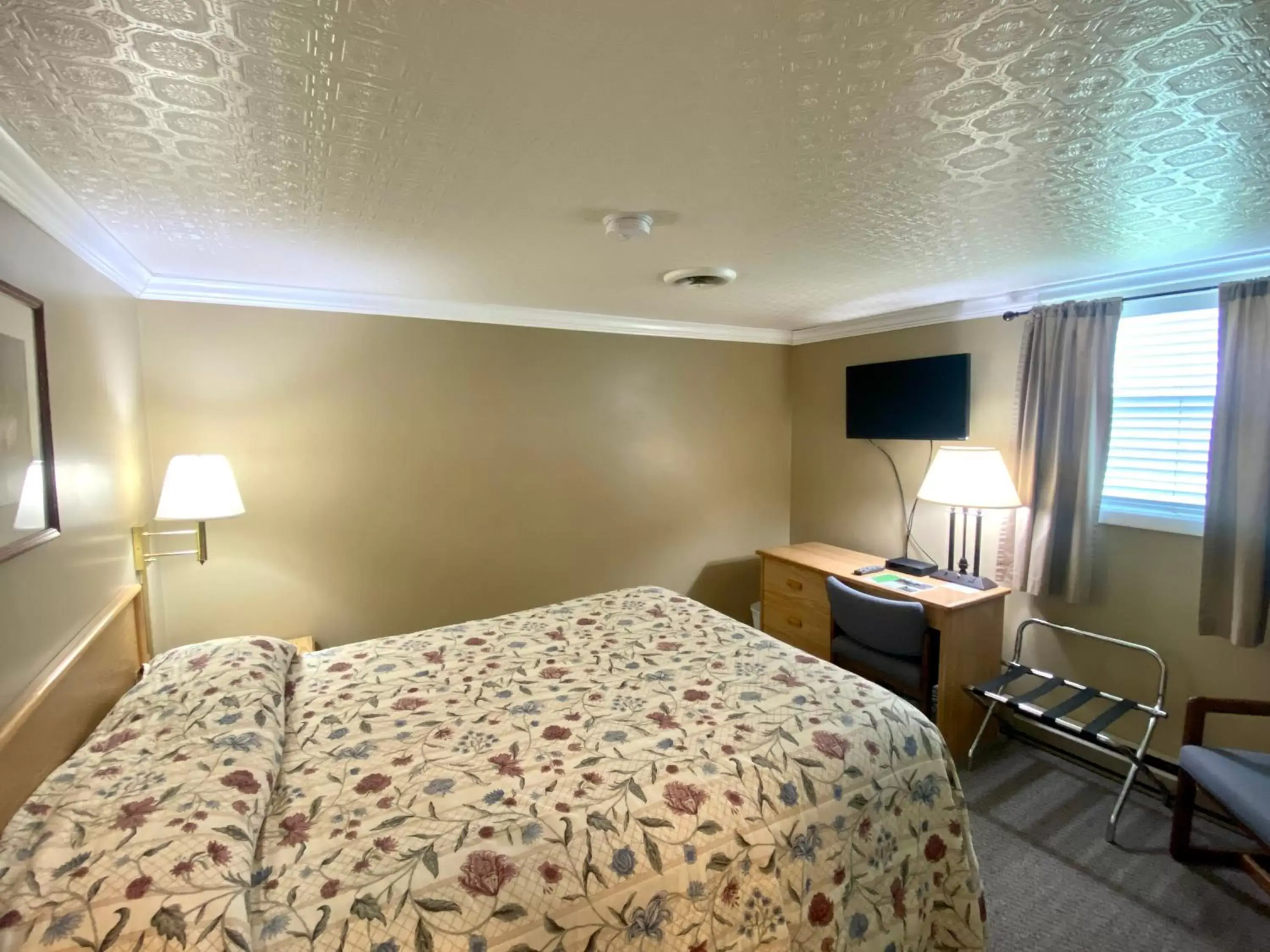 TV and multimedia, Bed in Greybull Motel
