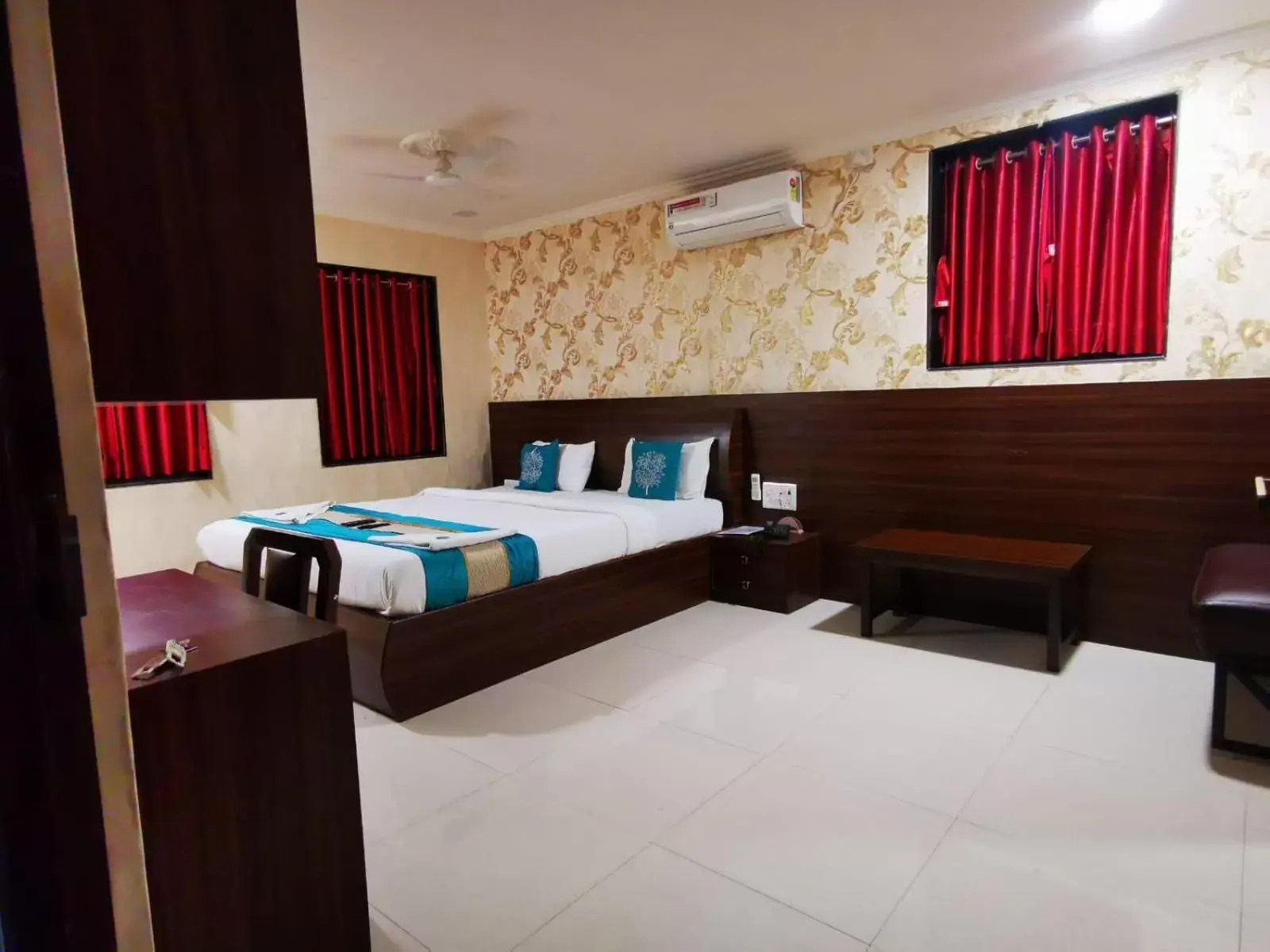 Bed in Sai Sharan Stay Inn- Near MIDC Turbhe Navi Mumbai