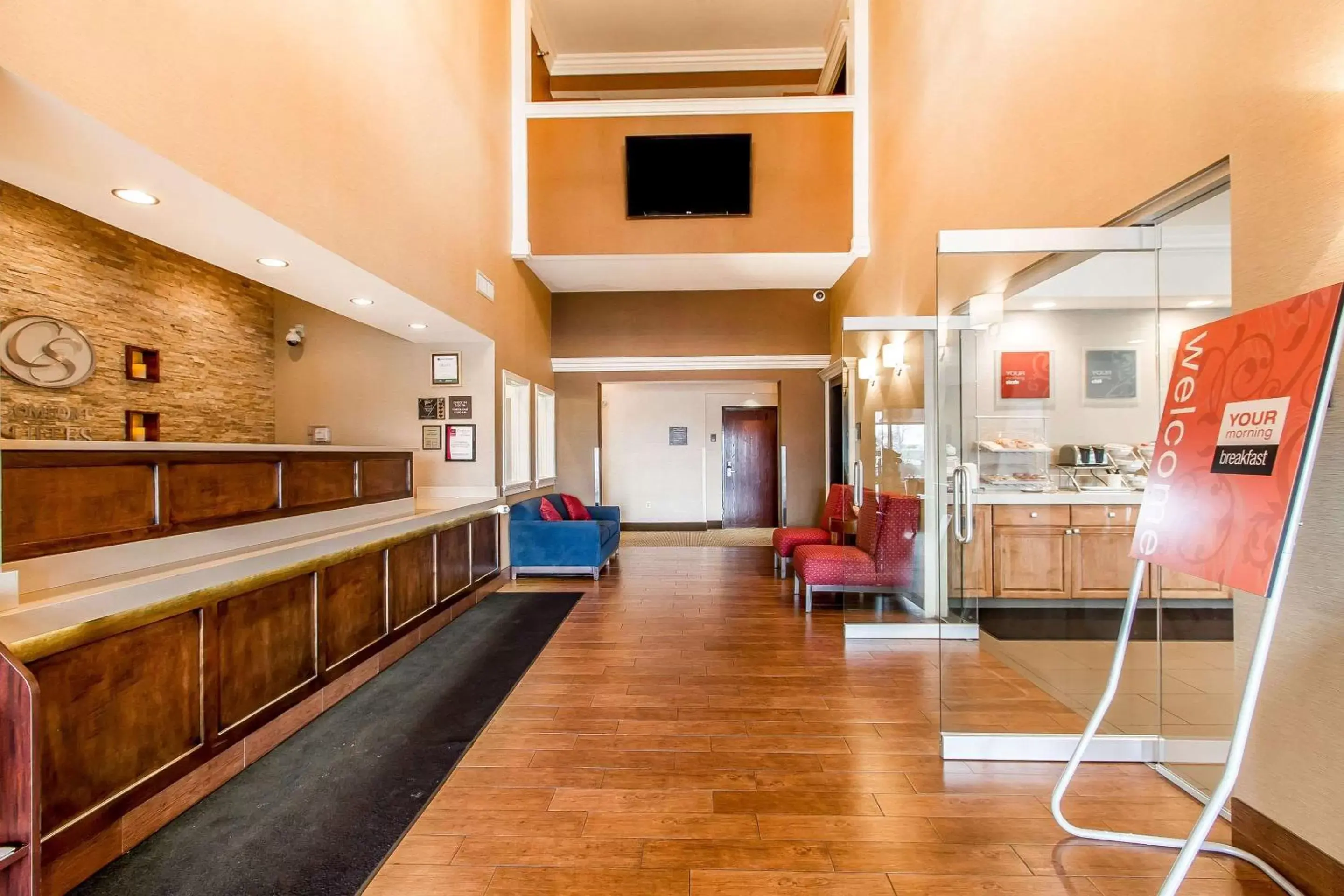Lobby or reception in Comfort Suites Mattoon East Lobby or reception in Comfort Suites Mattoon East