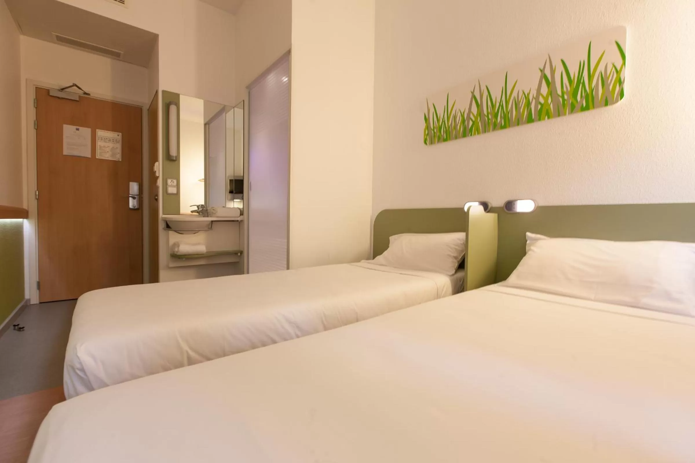 Bed in Hotel ibis Budget Porto Gaia