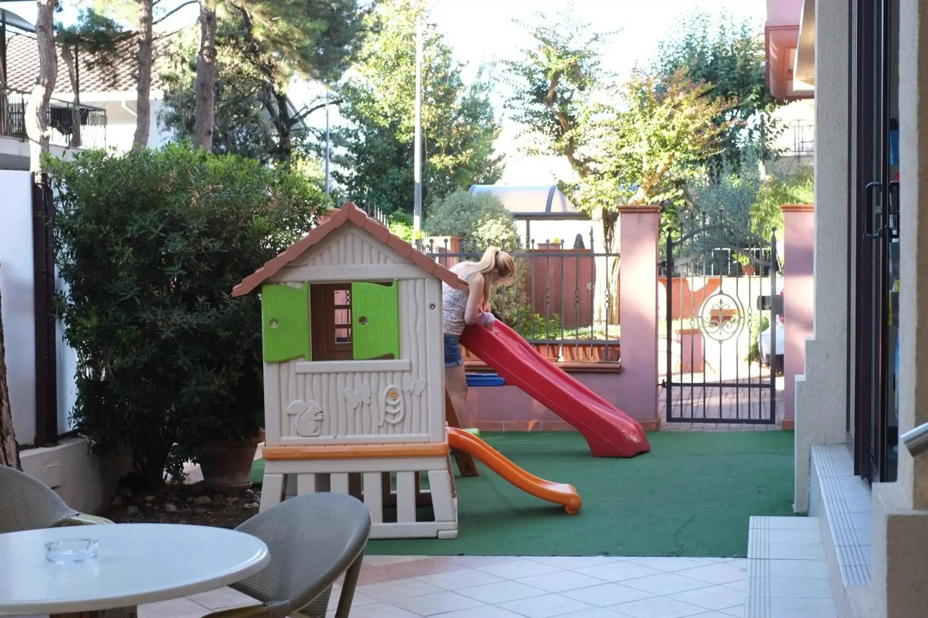 Garden, Children's Play Area in Hotel Fra I Pini