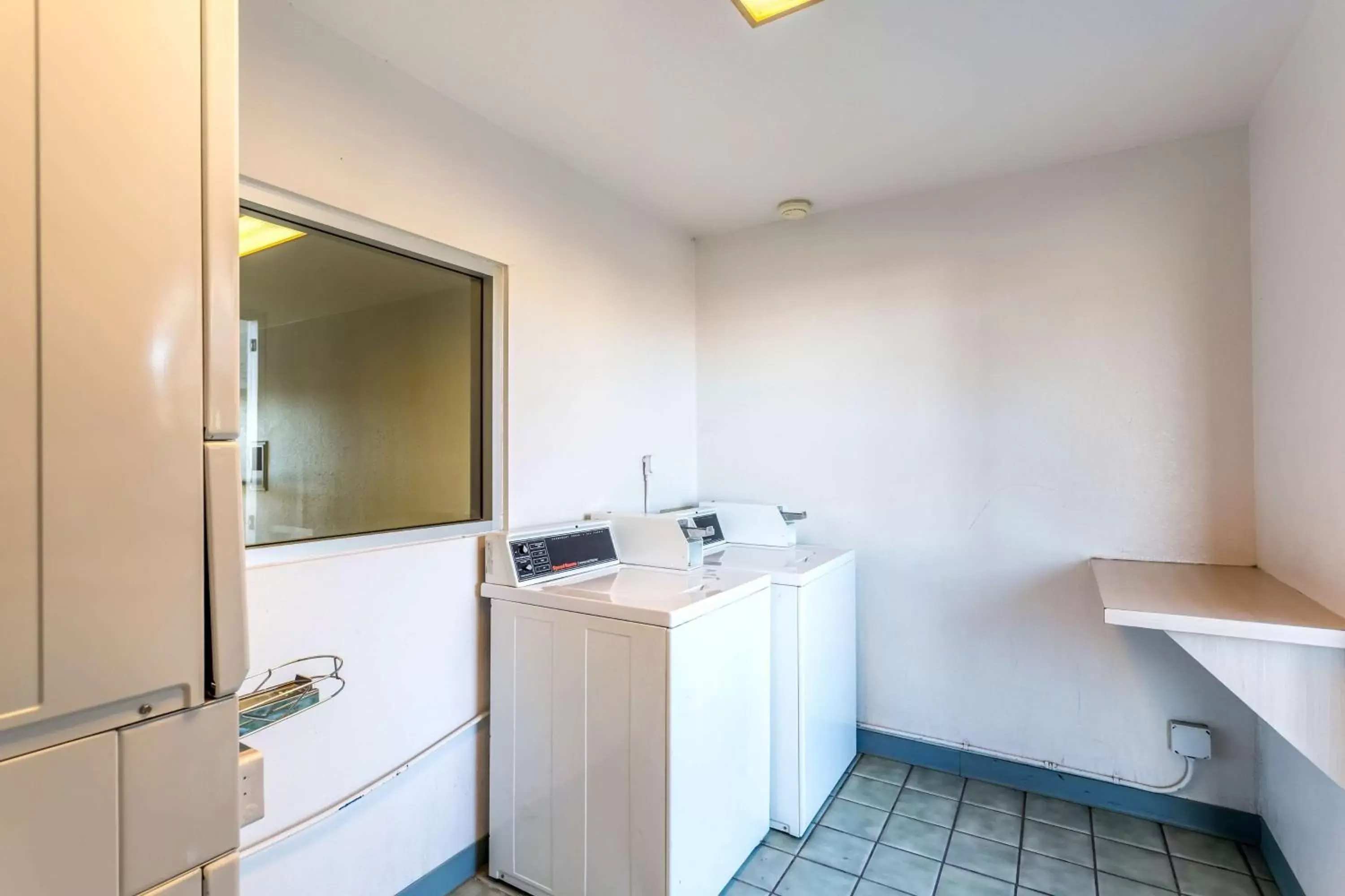 On site, Kitchen/Kitchenette in Motel 6-Moses Lake, WA