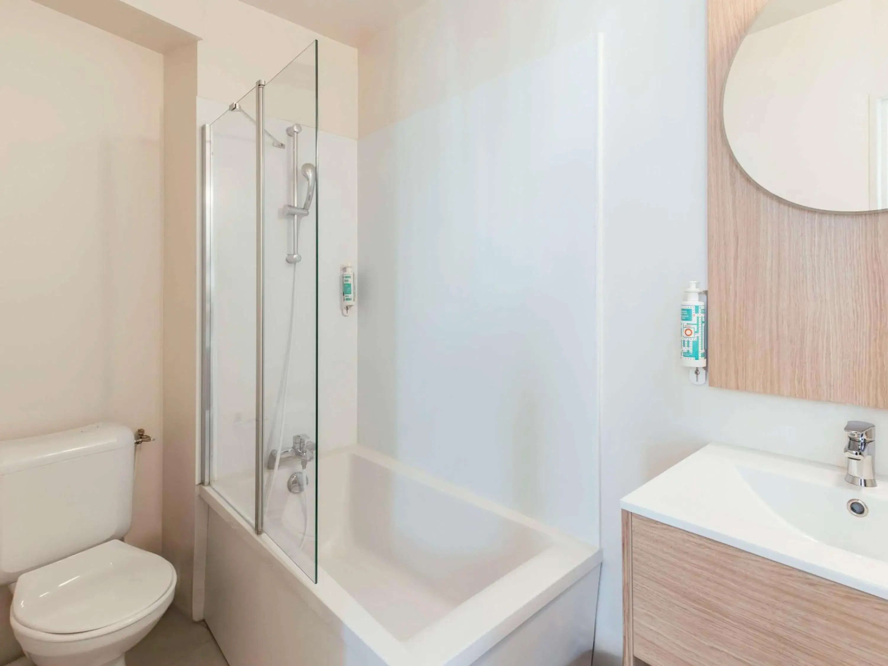 Bathroom in Adagio Access Paris La Villette