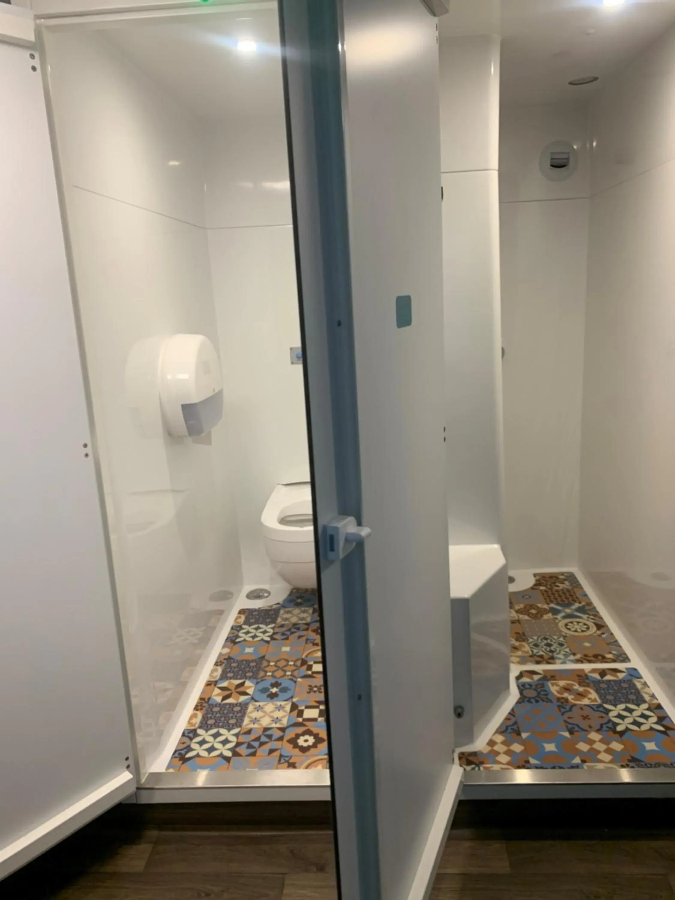 Shower, Bathroom in hotelF1 Beauvais