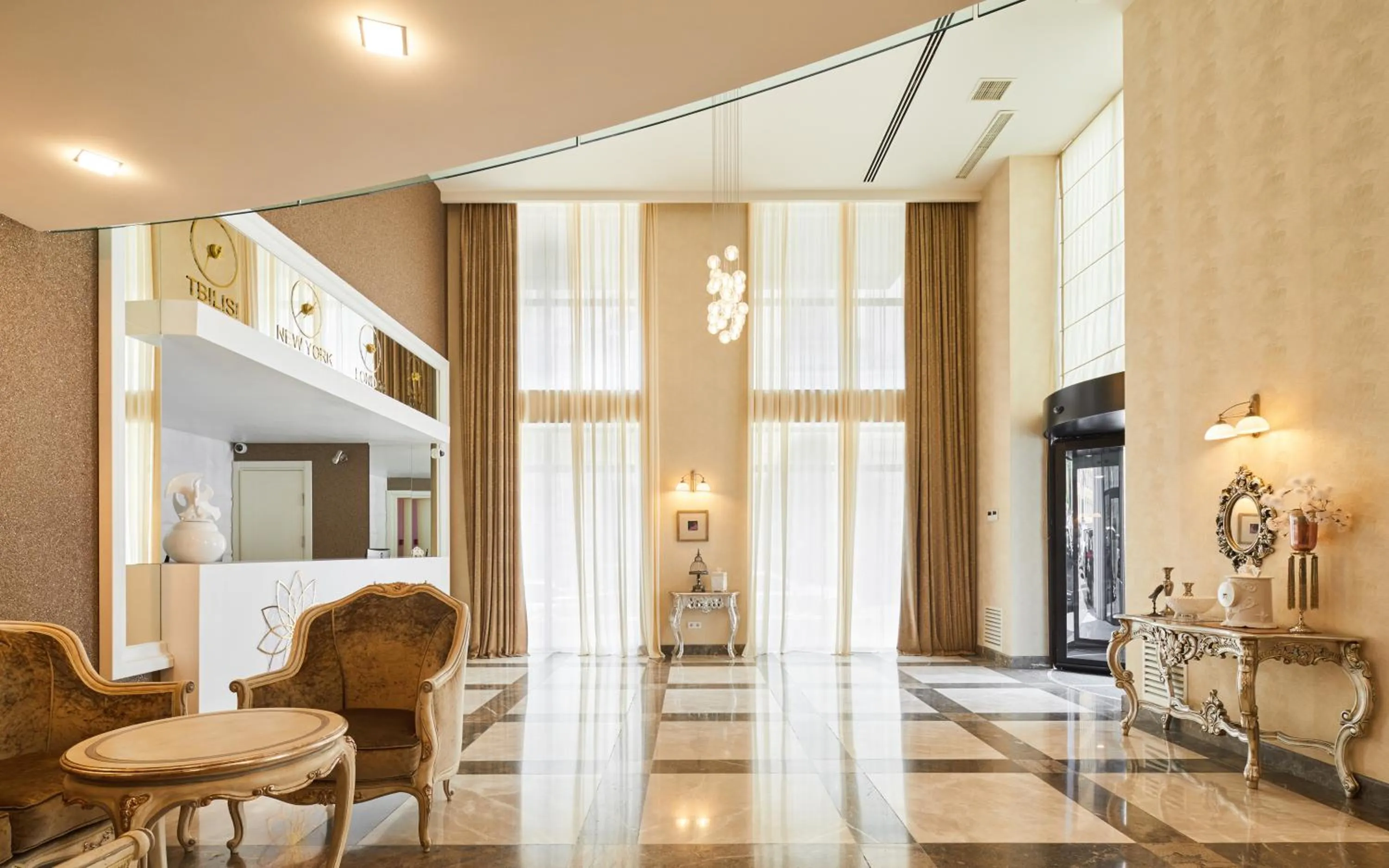 Gallery Palace Hotel