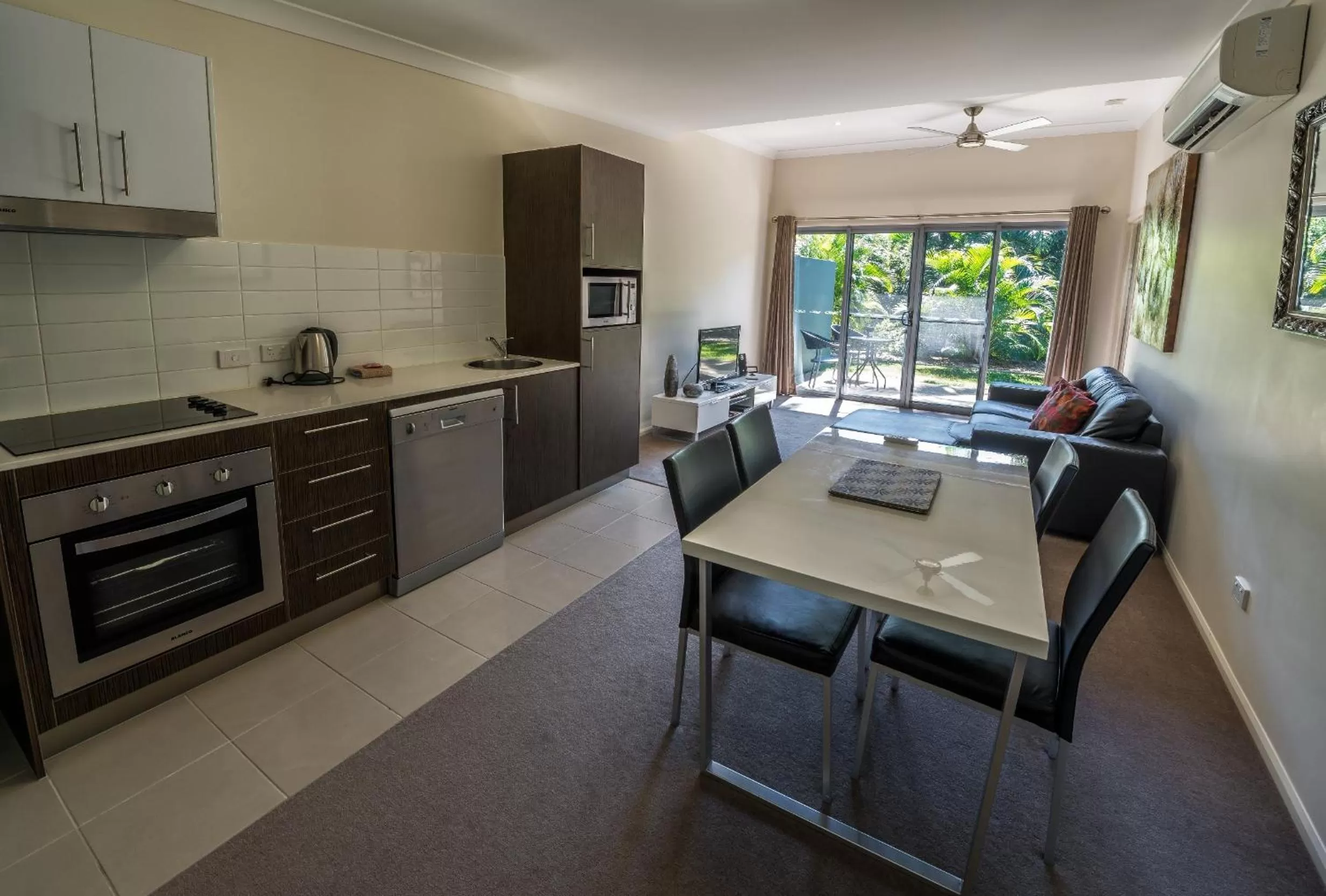 Dining area in Rosslyn Bay Resort Yeppoon
