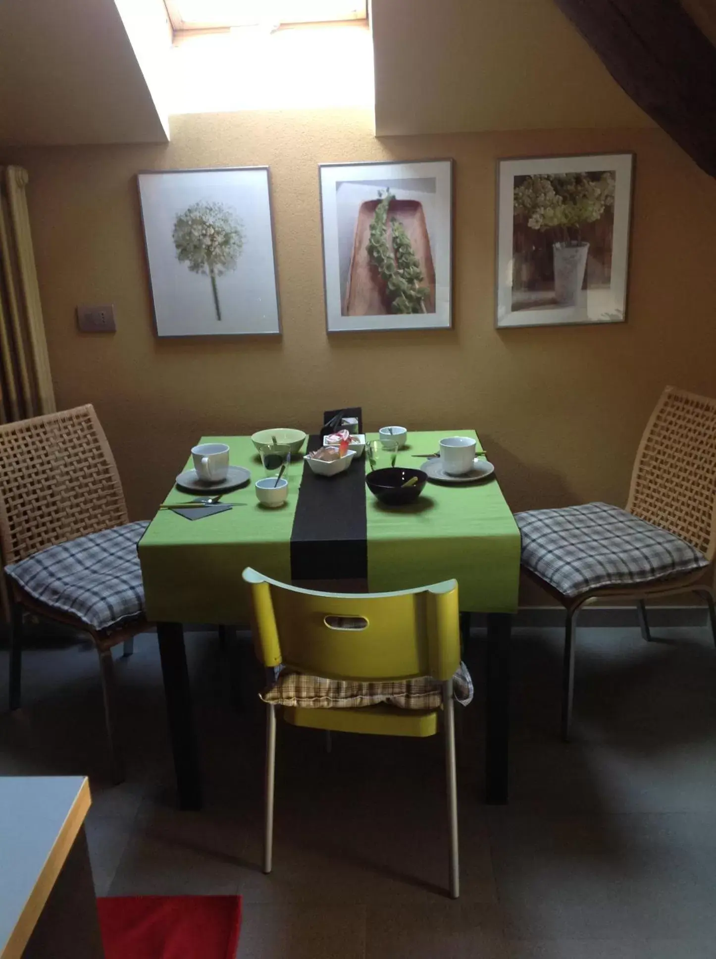 Photo of the whole room, Restaurant/Places to Eat in Eco Rooms&Breakfast Tirano