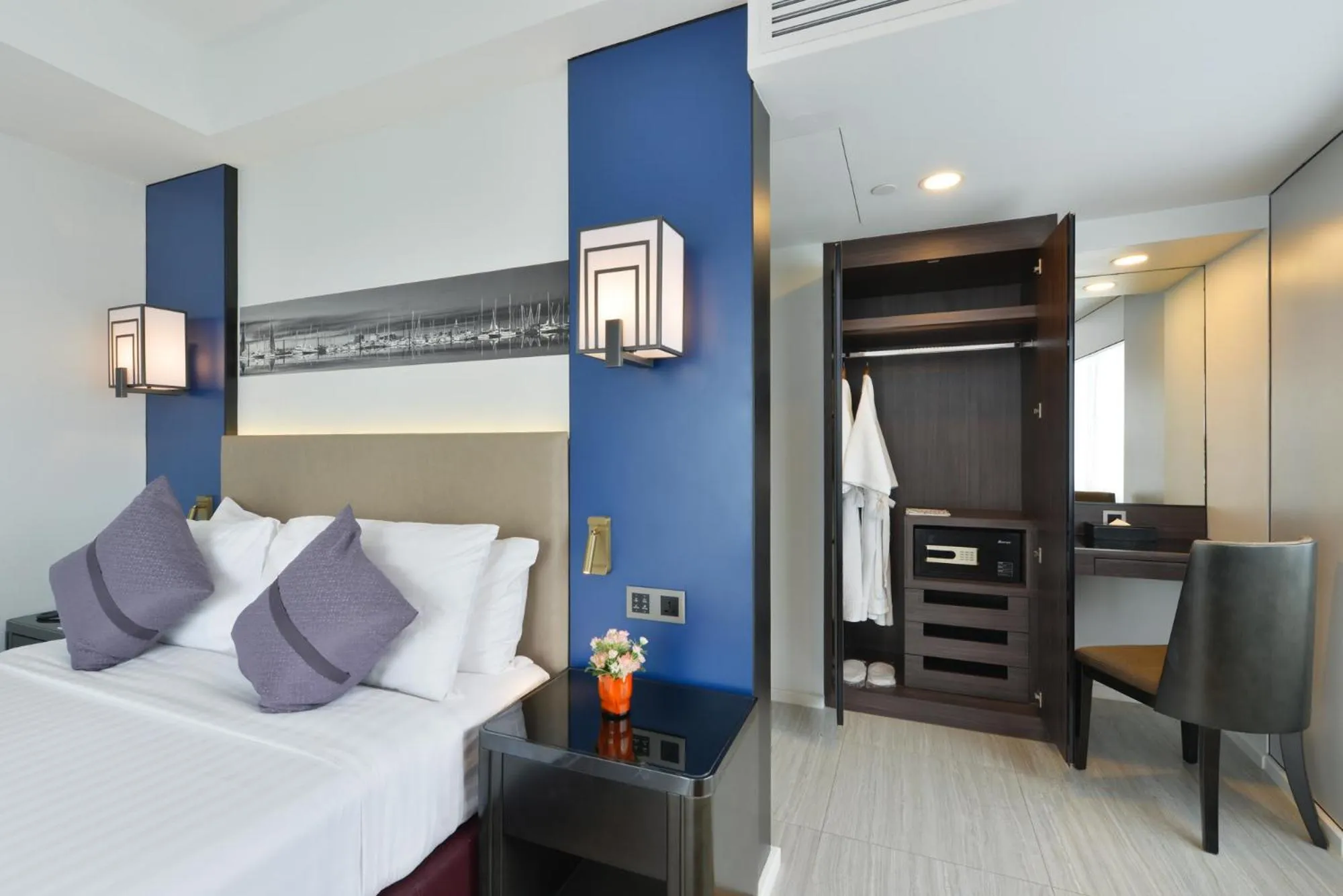Bedroom, Bed in D Varee Jomtien Beach, Pattaya