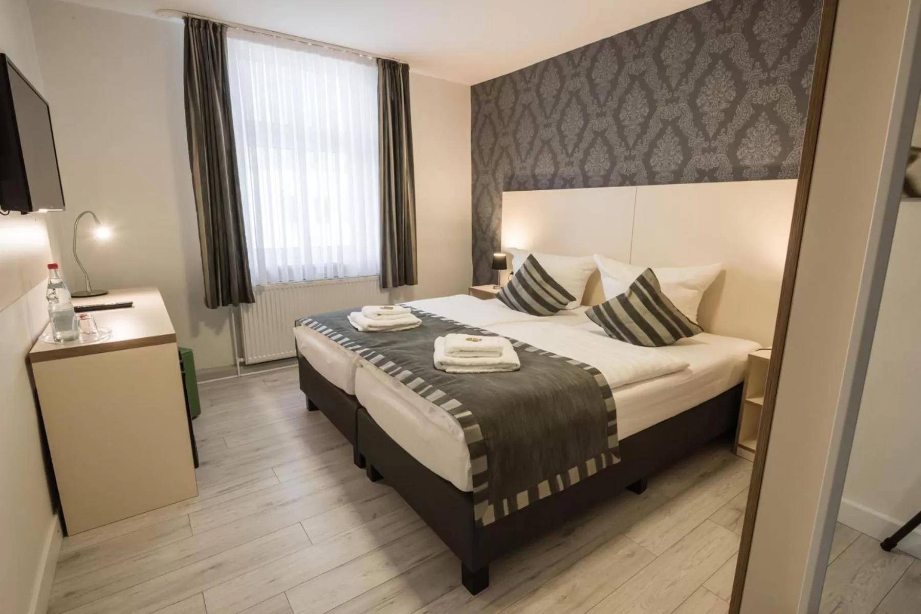 Photo of the whole room, Bed in Novel Hotel