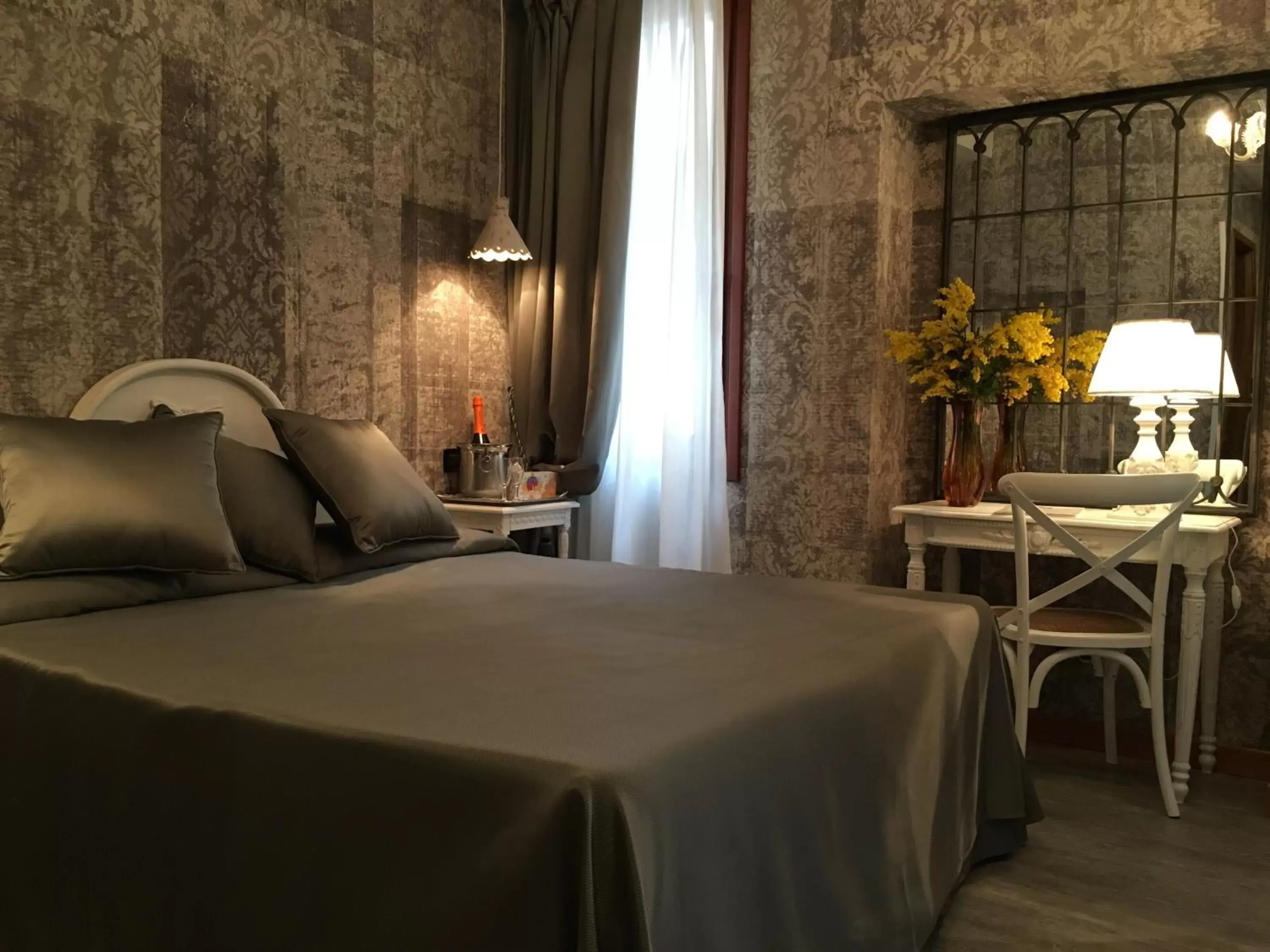 Photo of the whole room, Bed in Hotel Gorizia a La Valigia