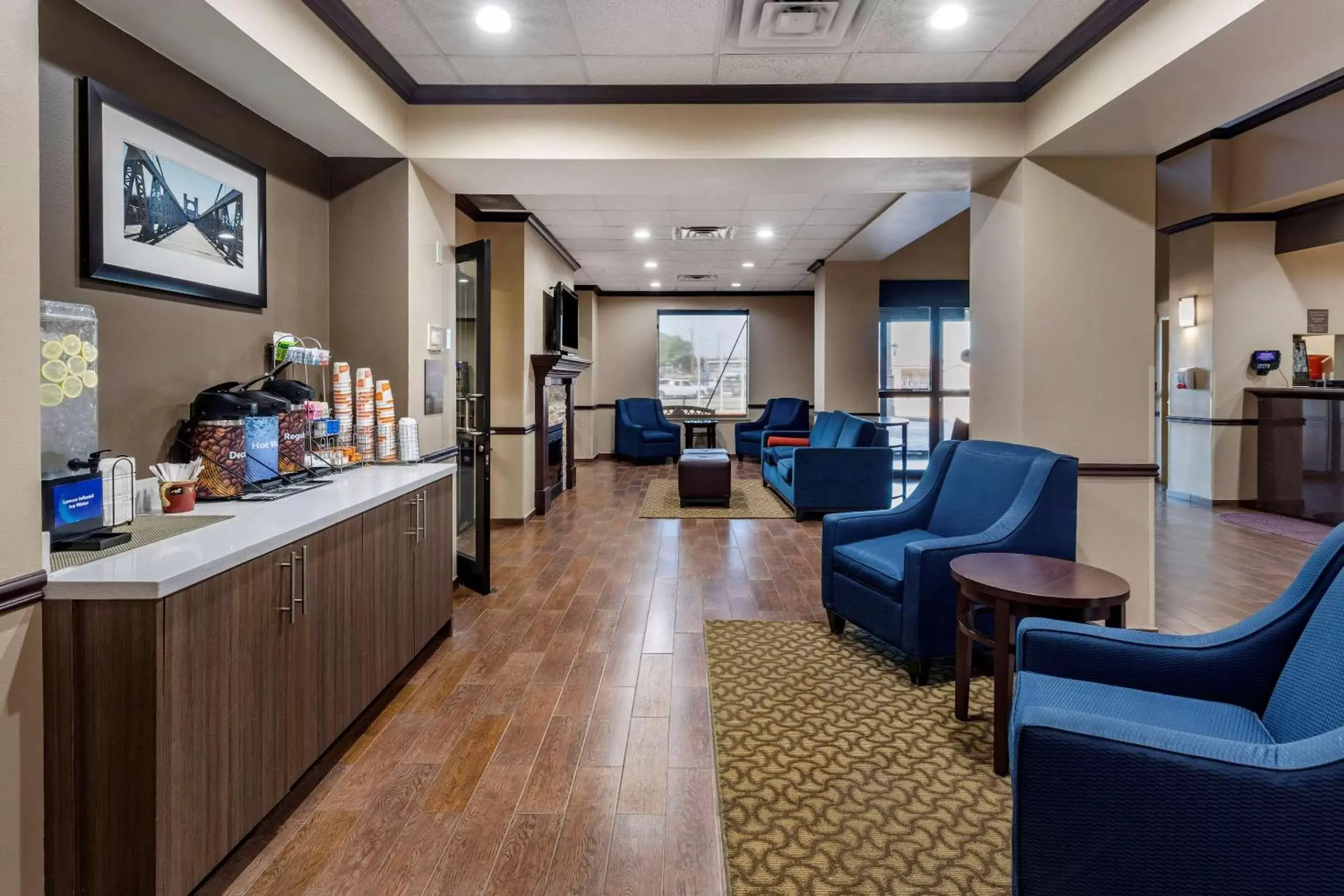 Lobby or reception in Comfort Suites Waco Near University Area