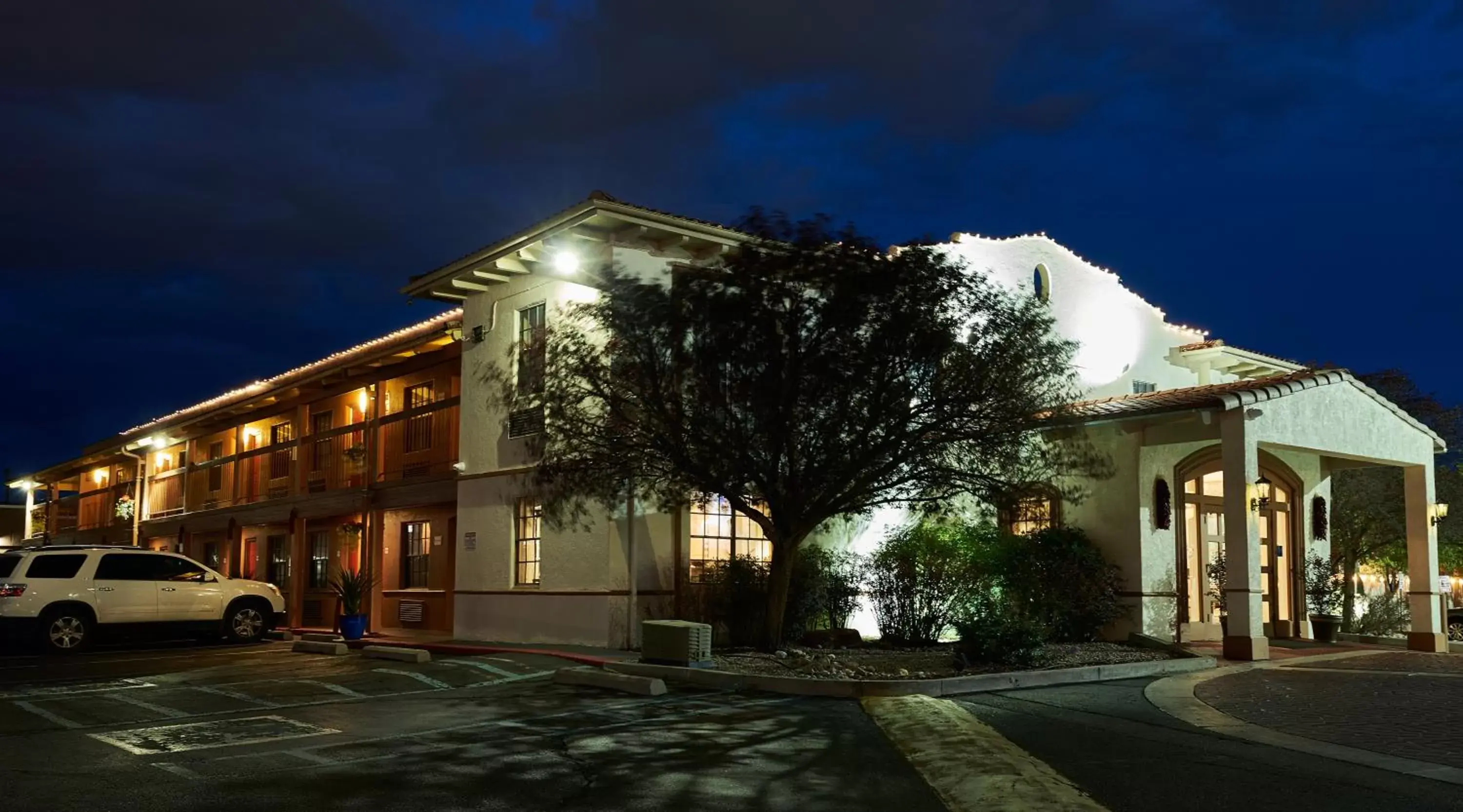 Property Building in San Mateo Inn