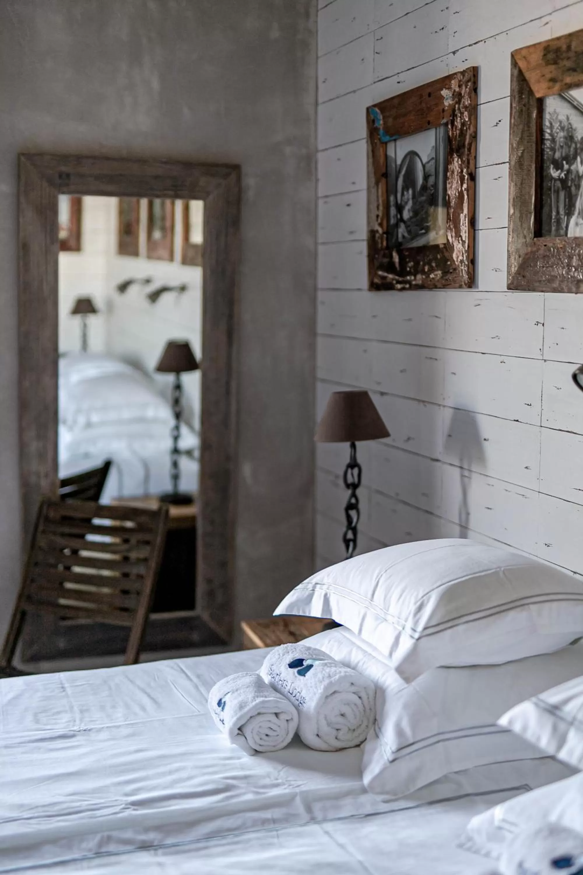 Bed in Surfers Lodge Peniche