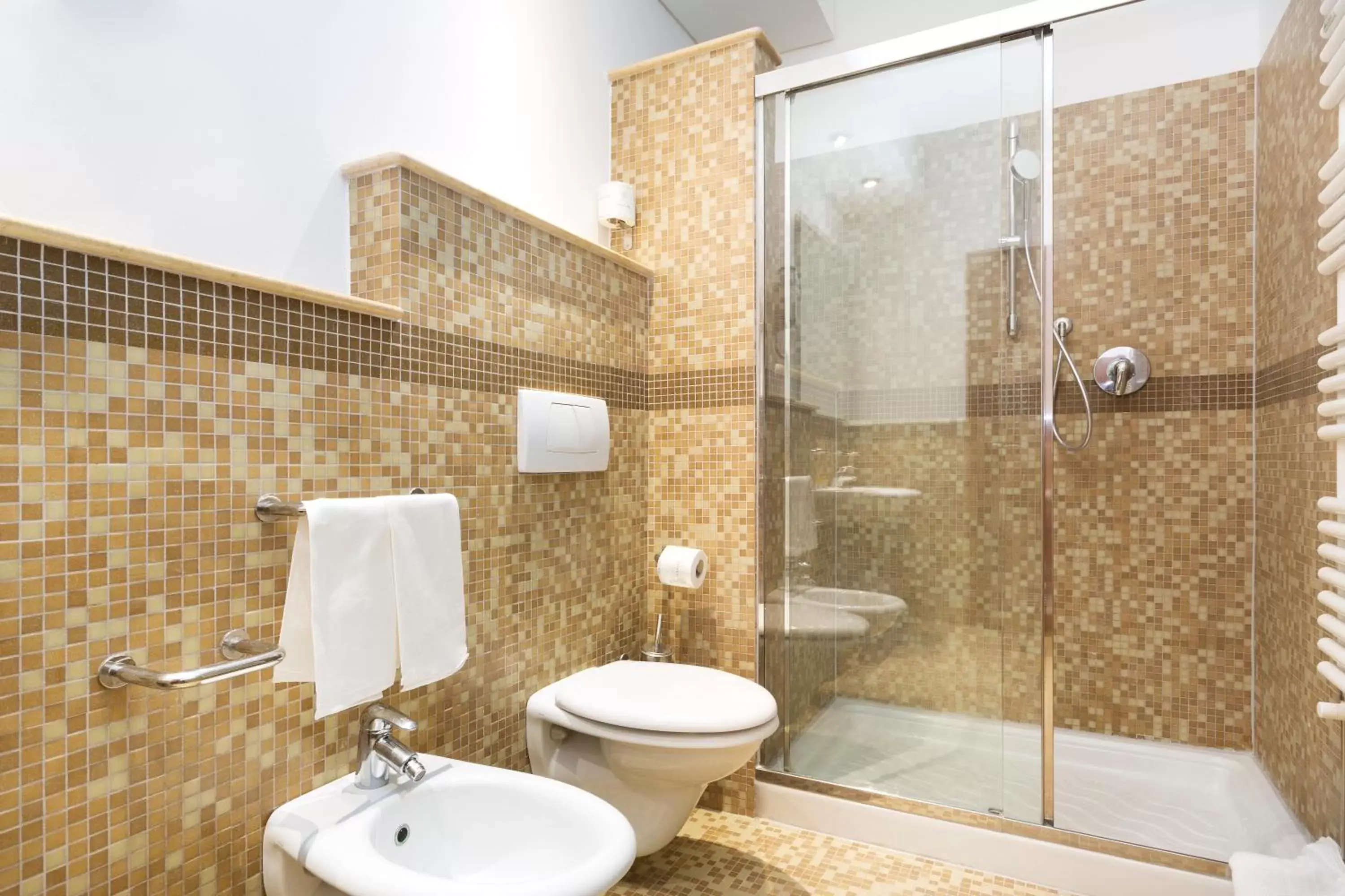 Bathroom in B&B Hotel Modena