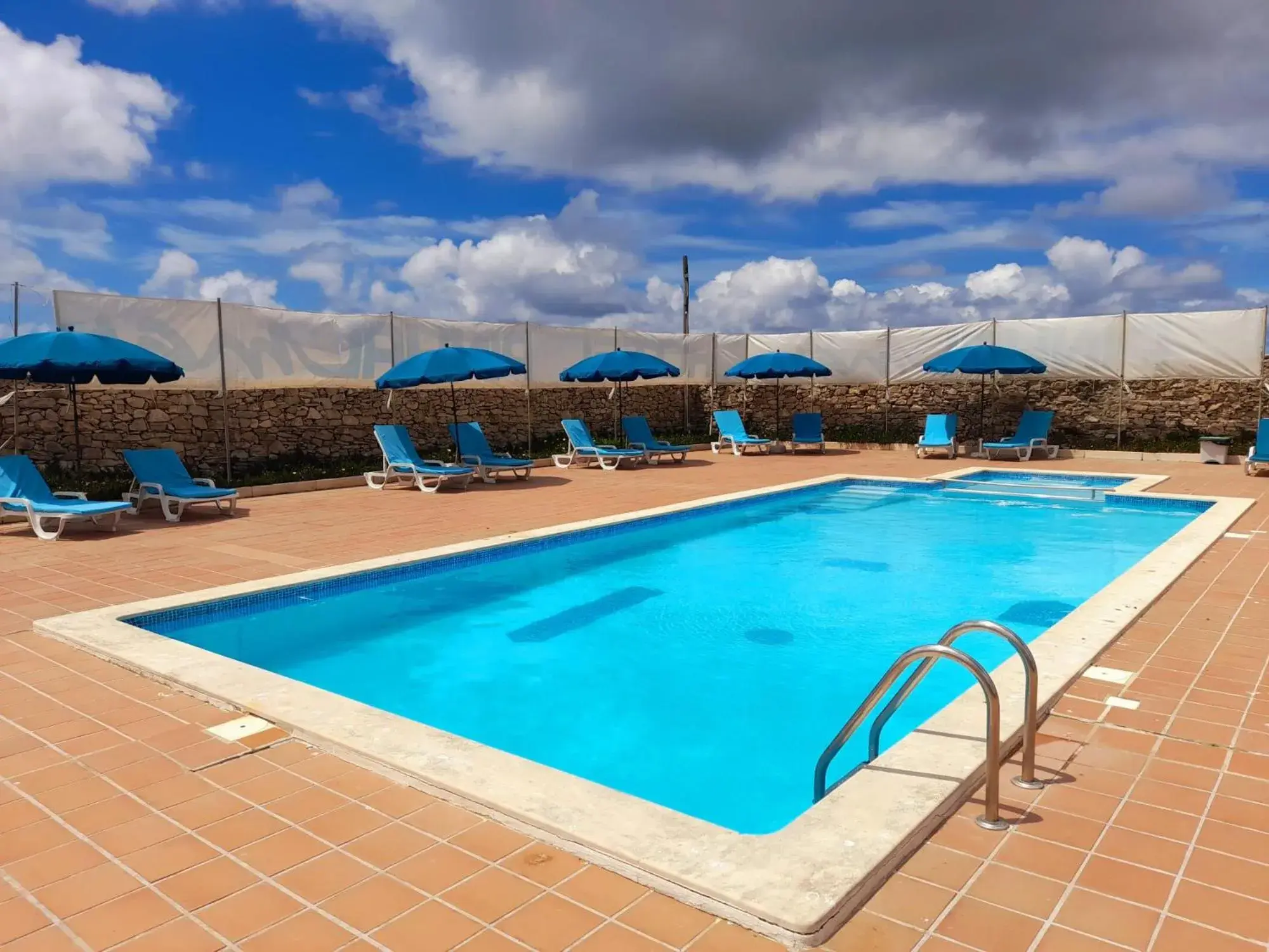 Swimming Pool in Hotel Pinhalmar