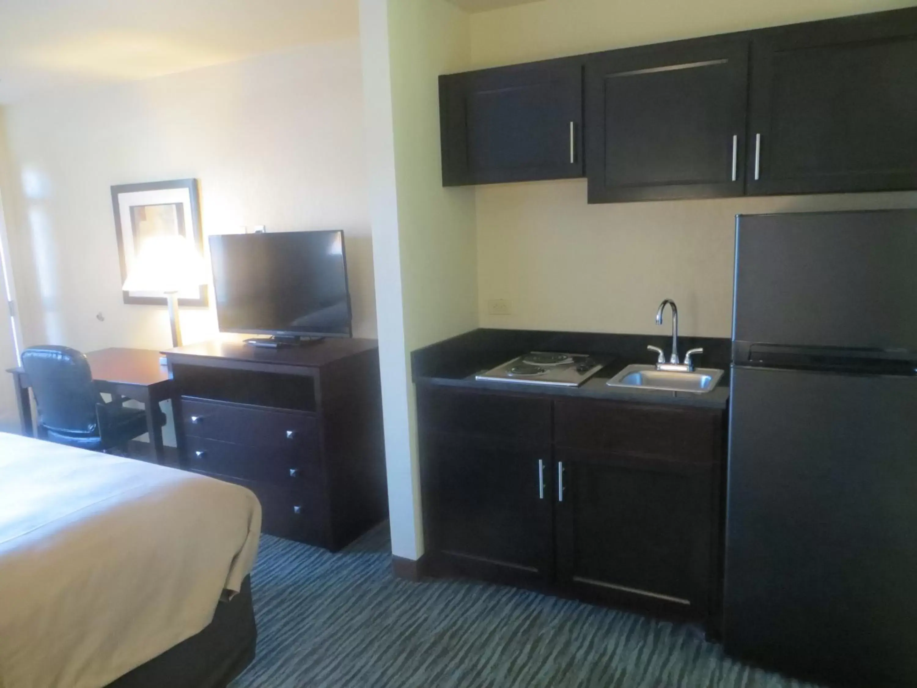 Kitchen or kitchenette, Kitchen/Kitchenette in Garden Inn and Suites