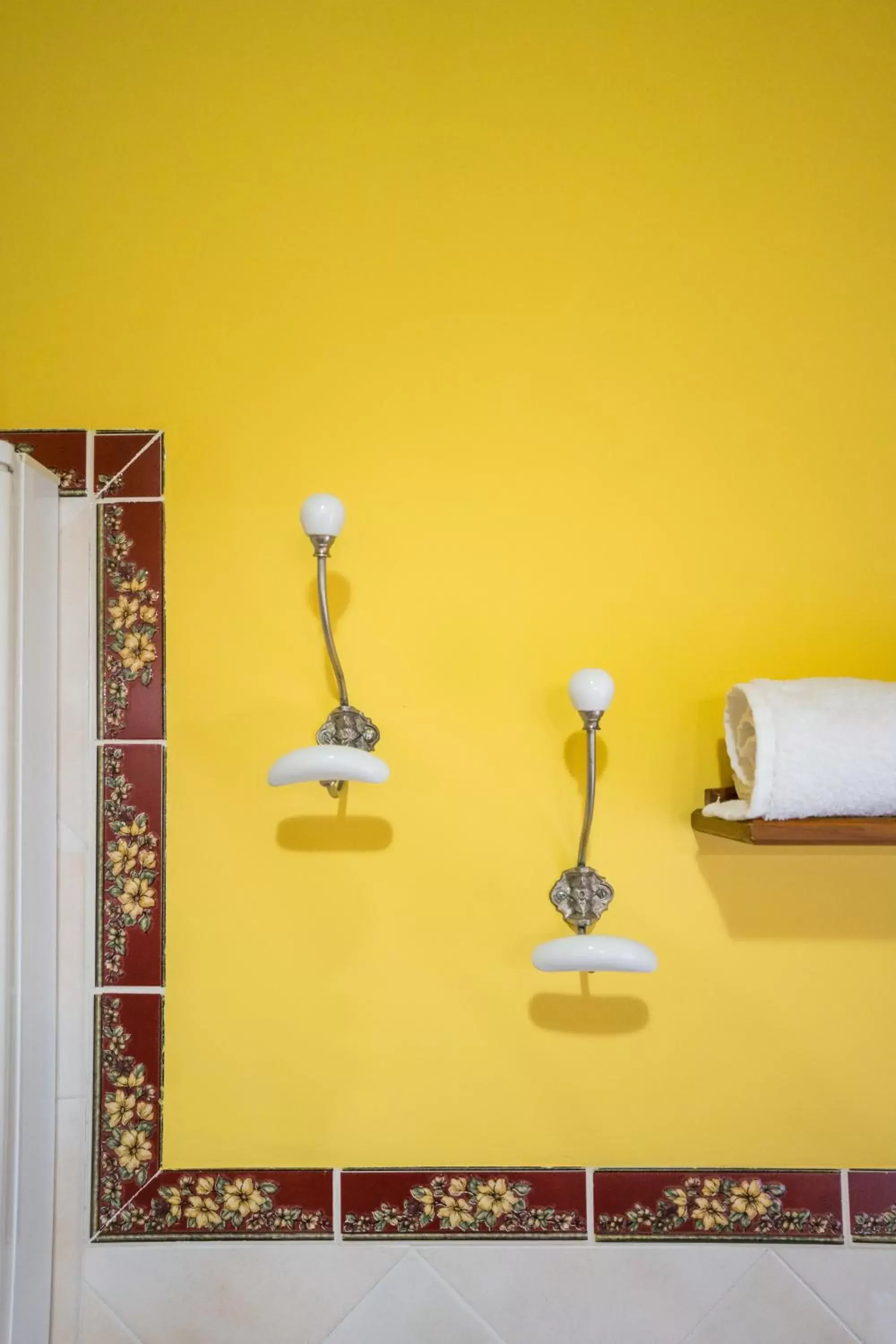 Bathroom in LA ALDABA, antigua casa de labor