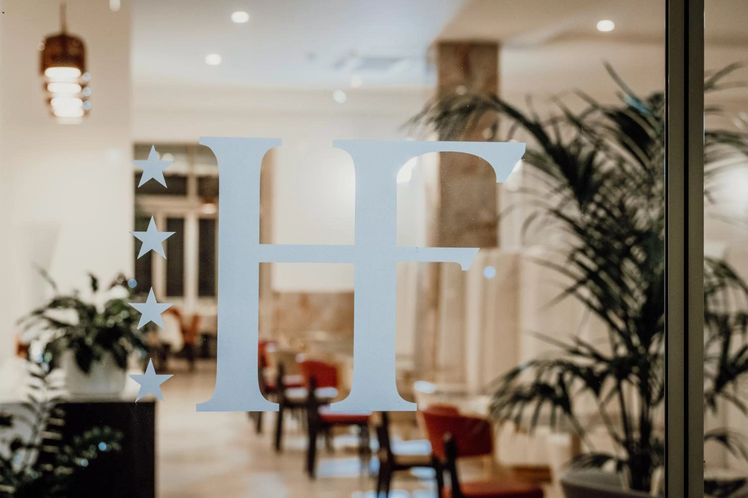 Restaurant/places to eat in Hotel Falli