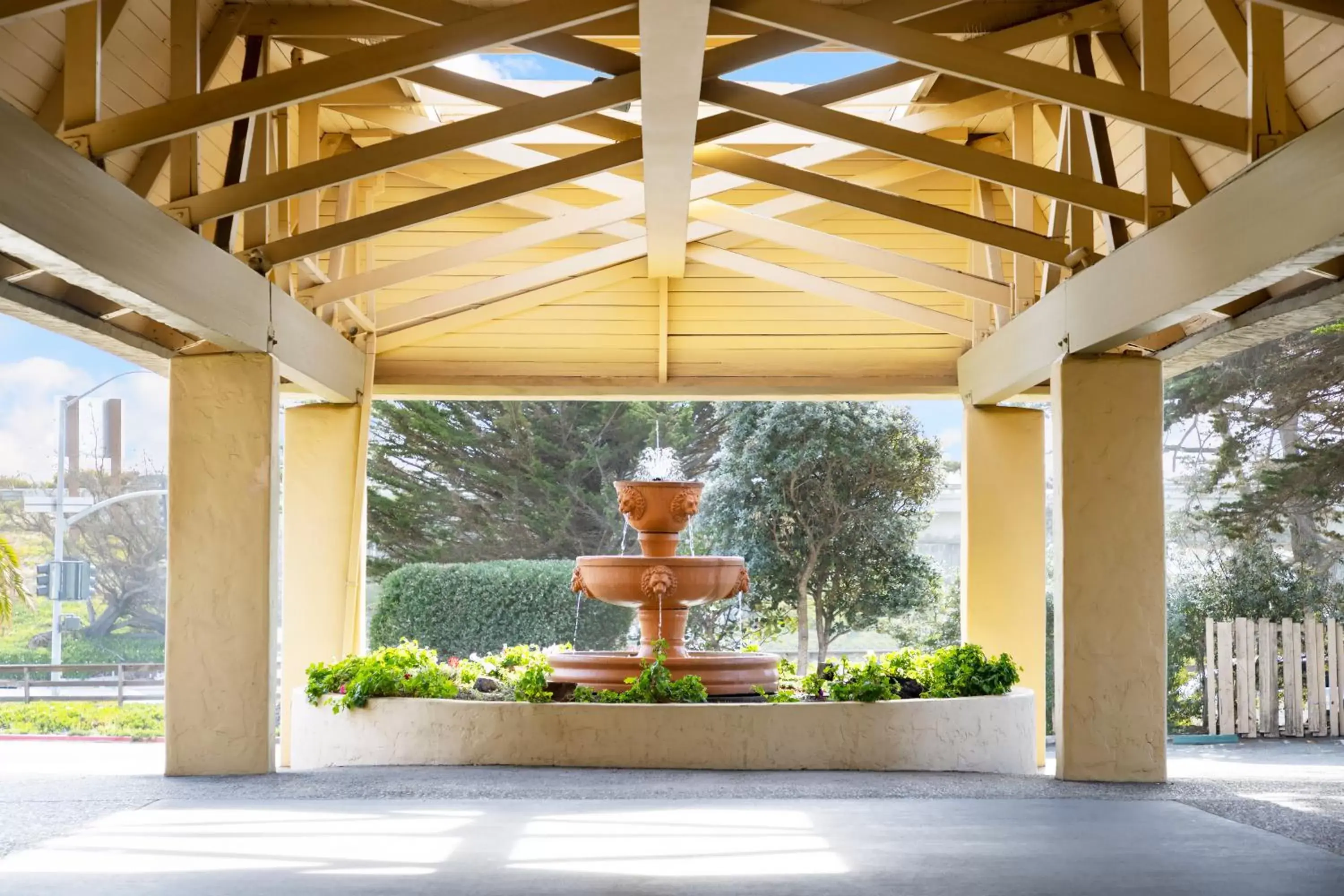 Facade/entrance in Monterey Tides