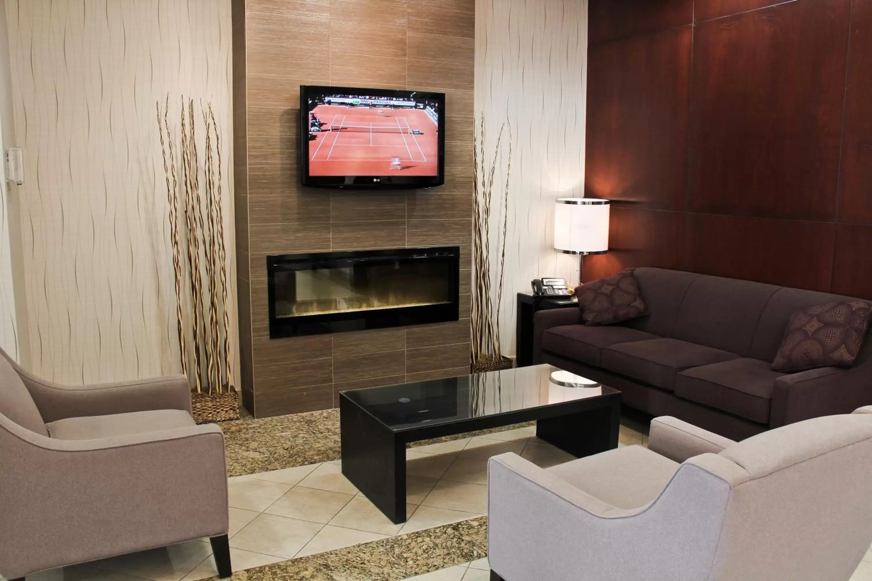 Property building, TV/Entertainment Center in Holiday Inn & Suites Winnipeg Downtown, an IHG Hotel