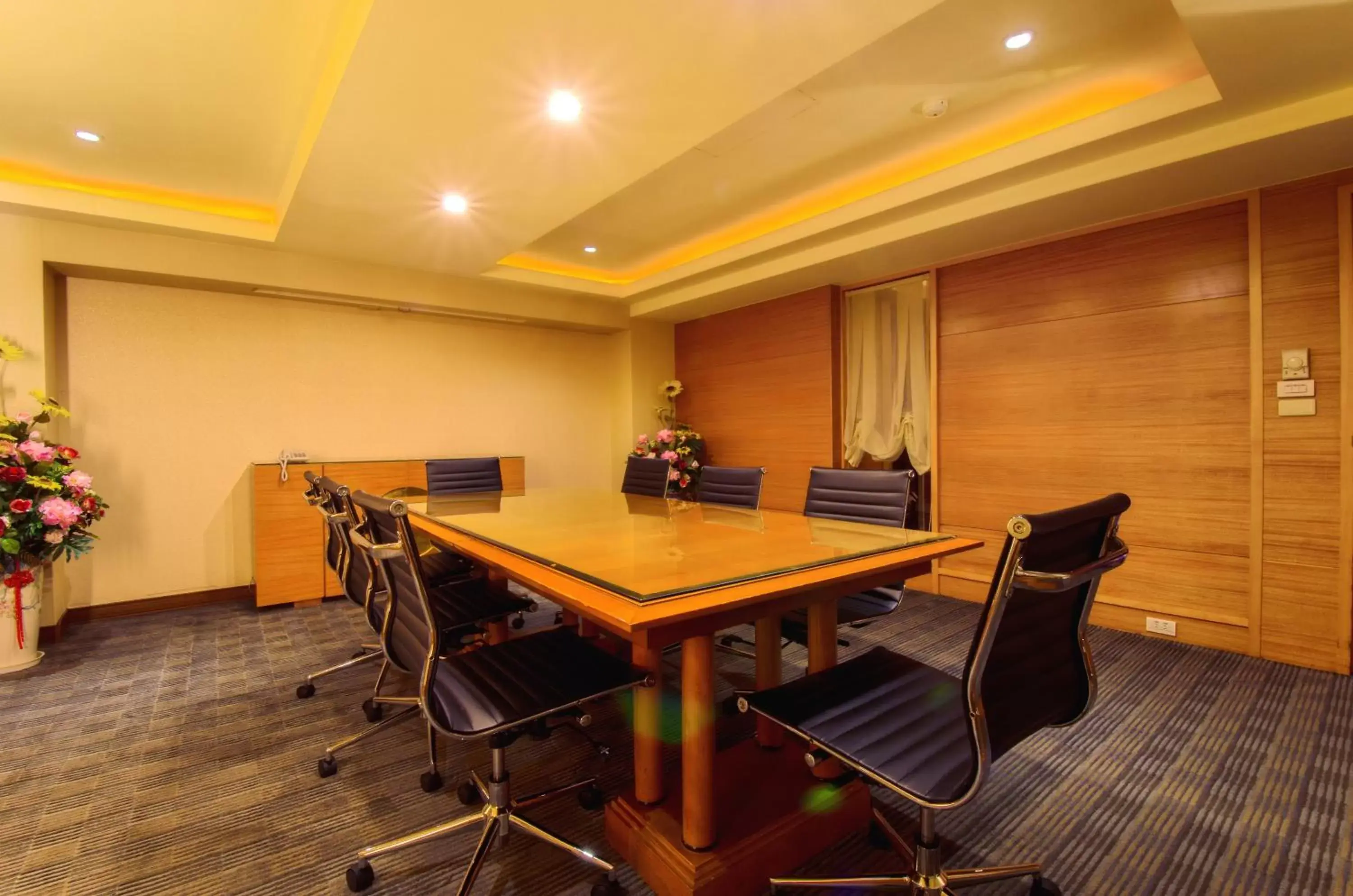 Business facilities in Waikoloa Hotel