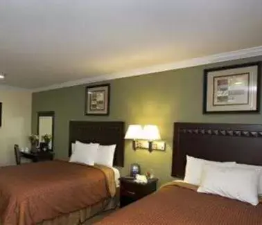 Bed in North Bay Inn