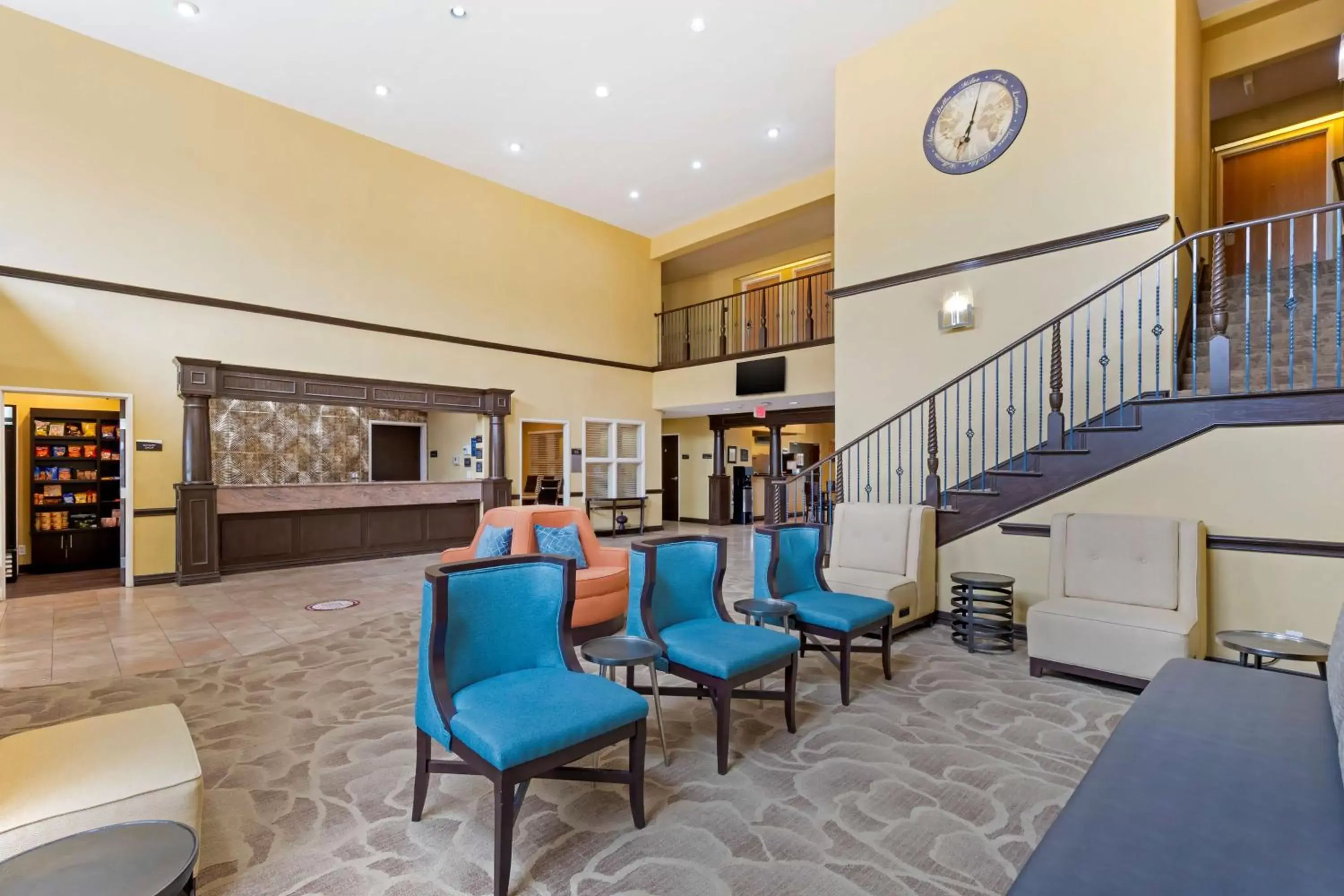 Lobby or reception in Best Western Plus DFW Airport Suites